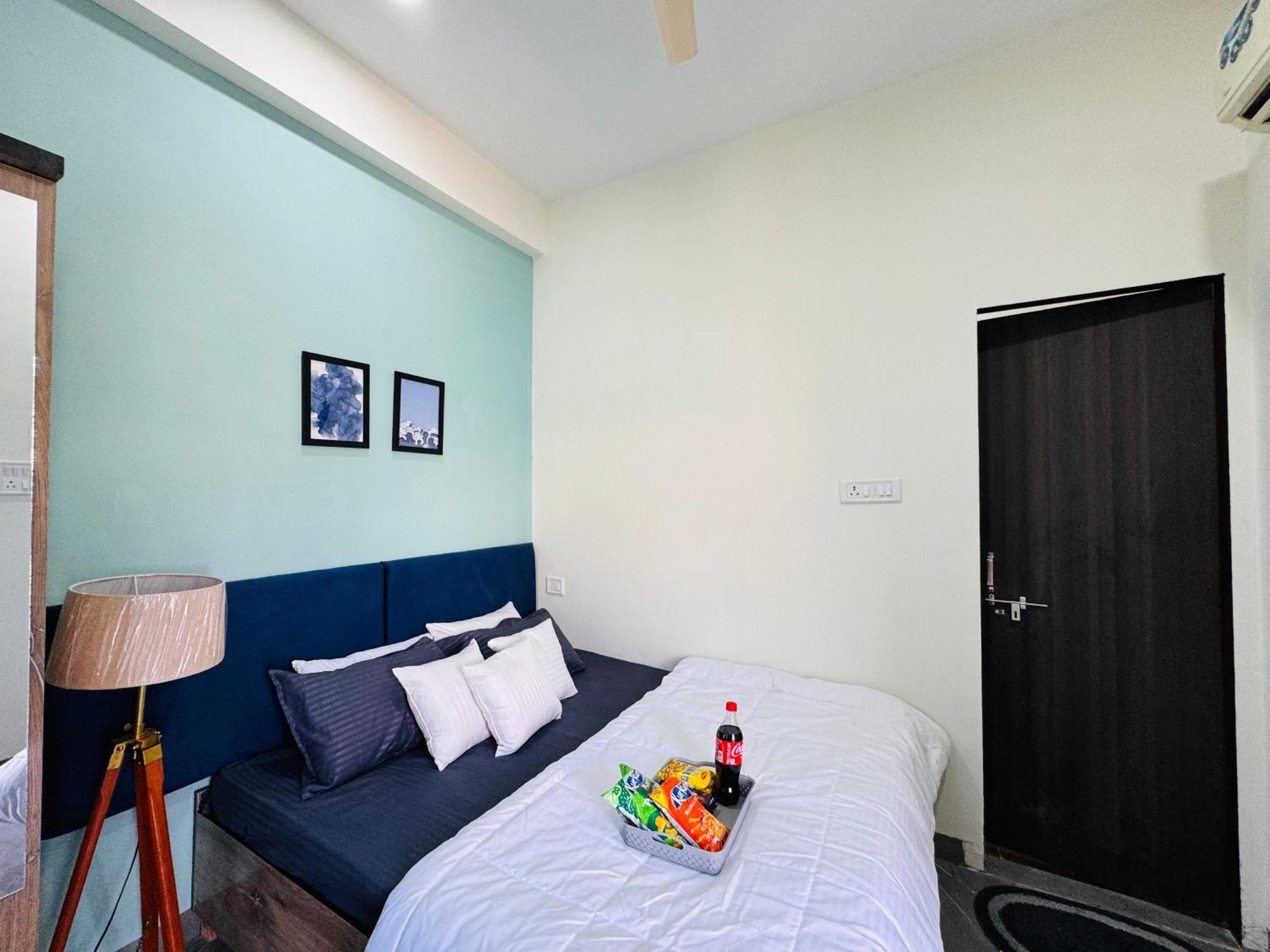 Escape 2bhk Near Bombay Hospital Apartment