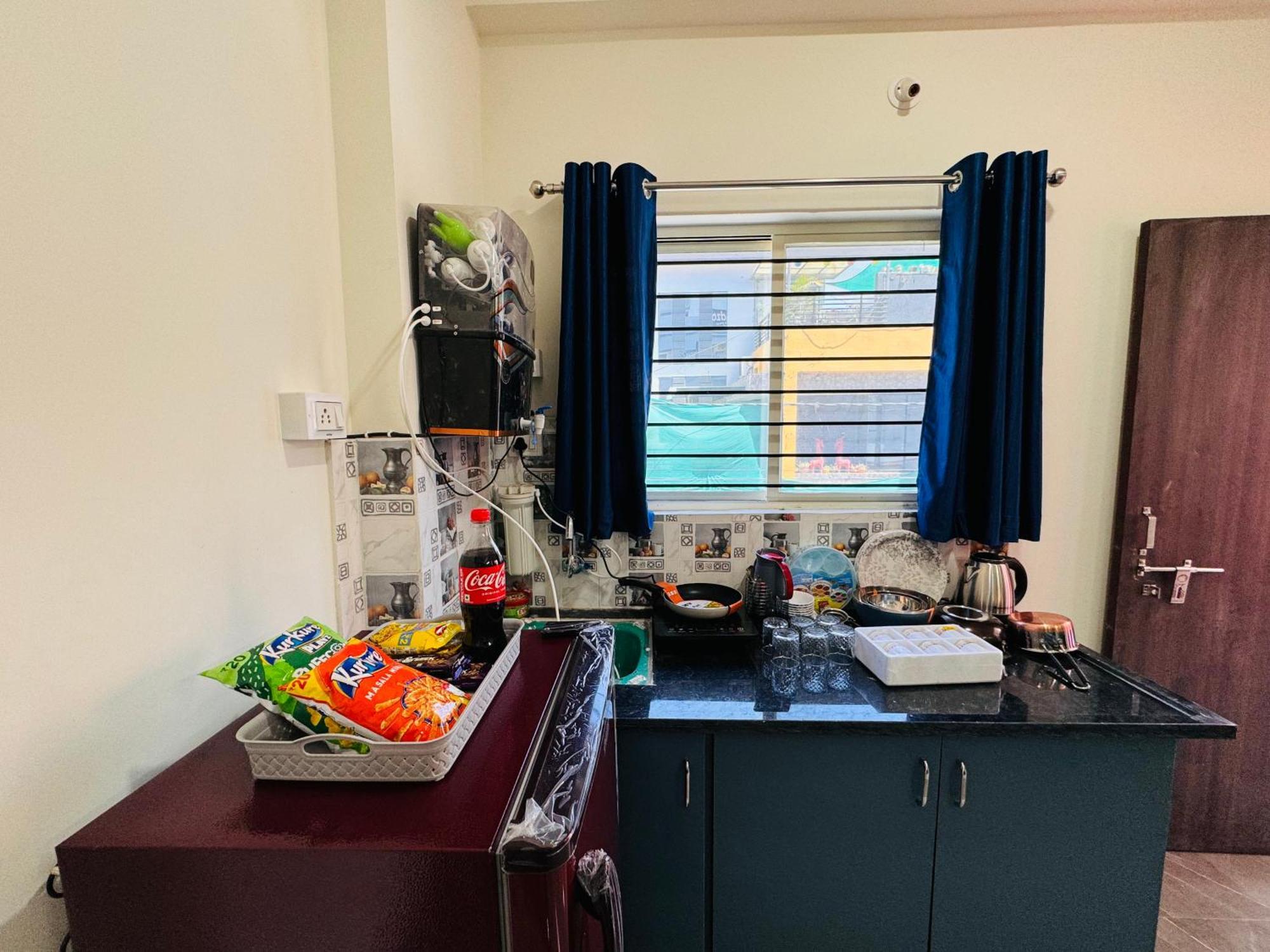 Escape 2bhk Near Bombay Hospital Apartment *