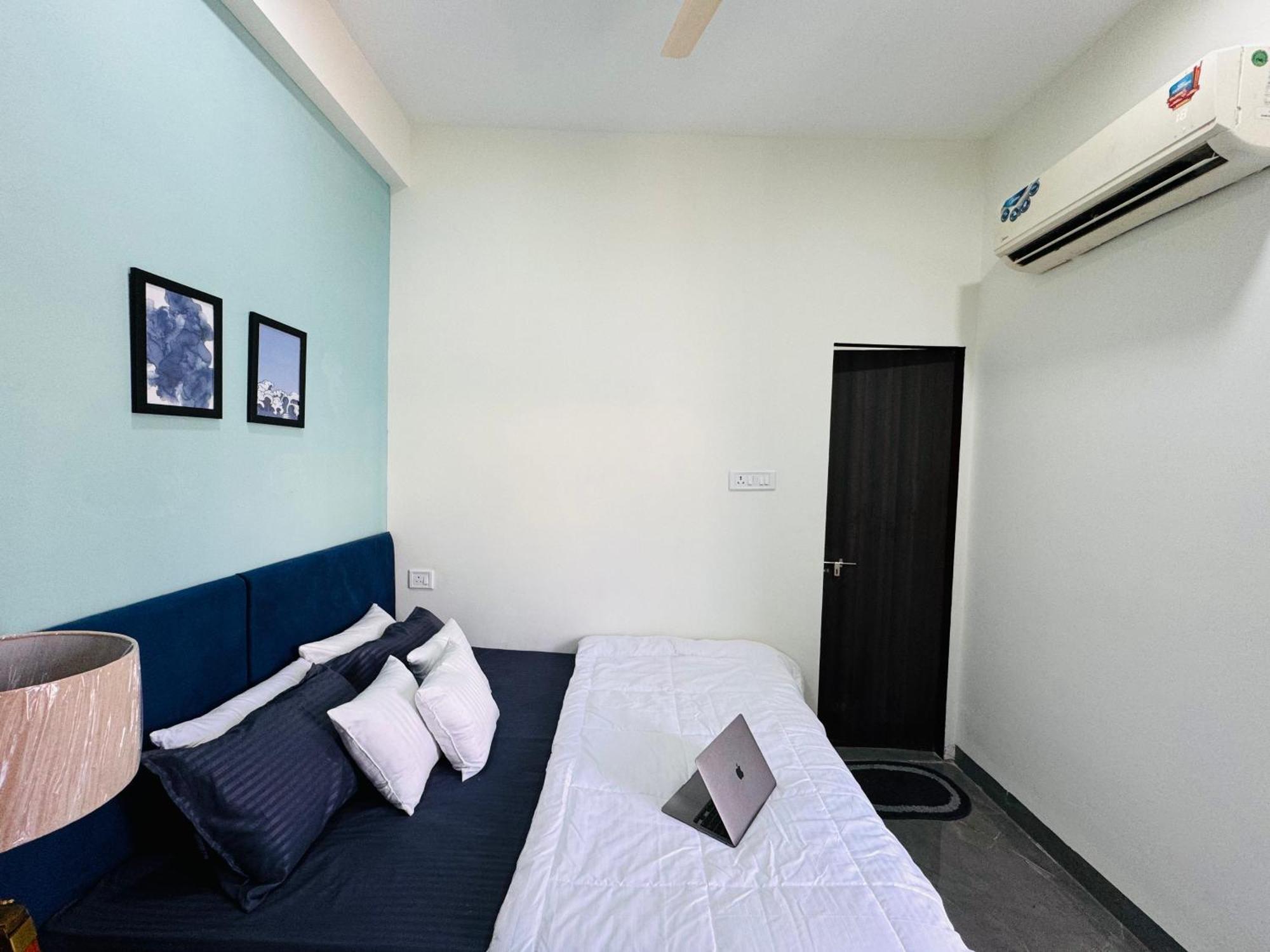 Apartment Escape 2bhk Near Bombay Hospital
