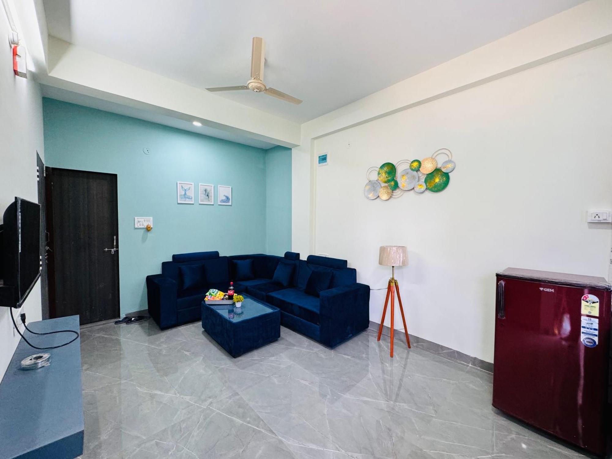 Escape 2bhk Near Bombay Hospital *