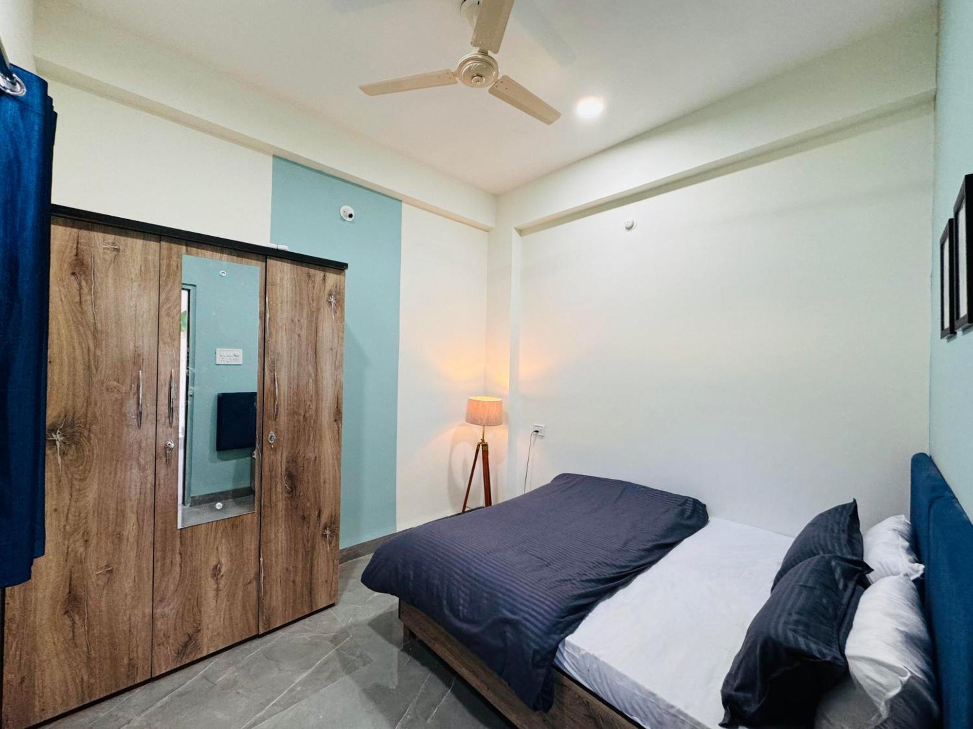 Apartment Escape 2bhk Near Bombay Hospital