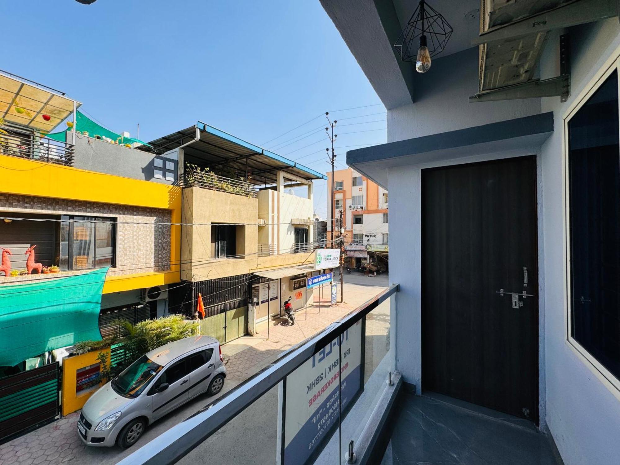 Apartment Escape 2bhk Near Bombay Hospital