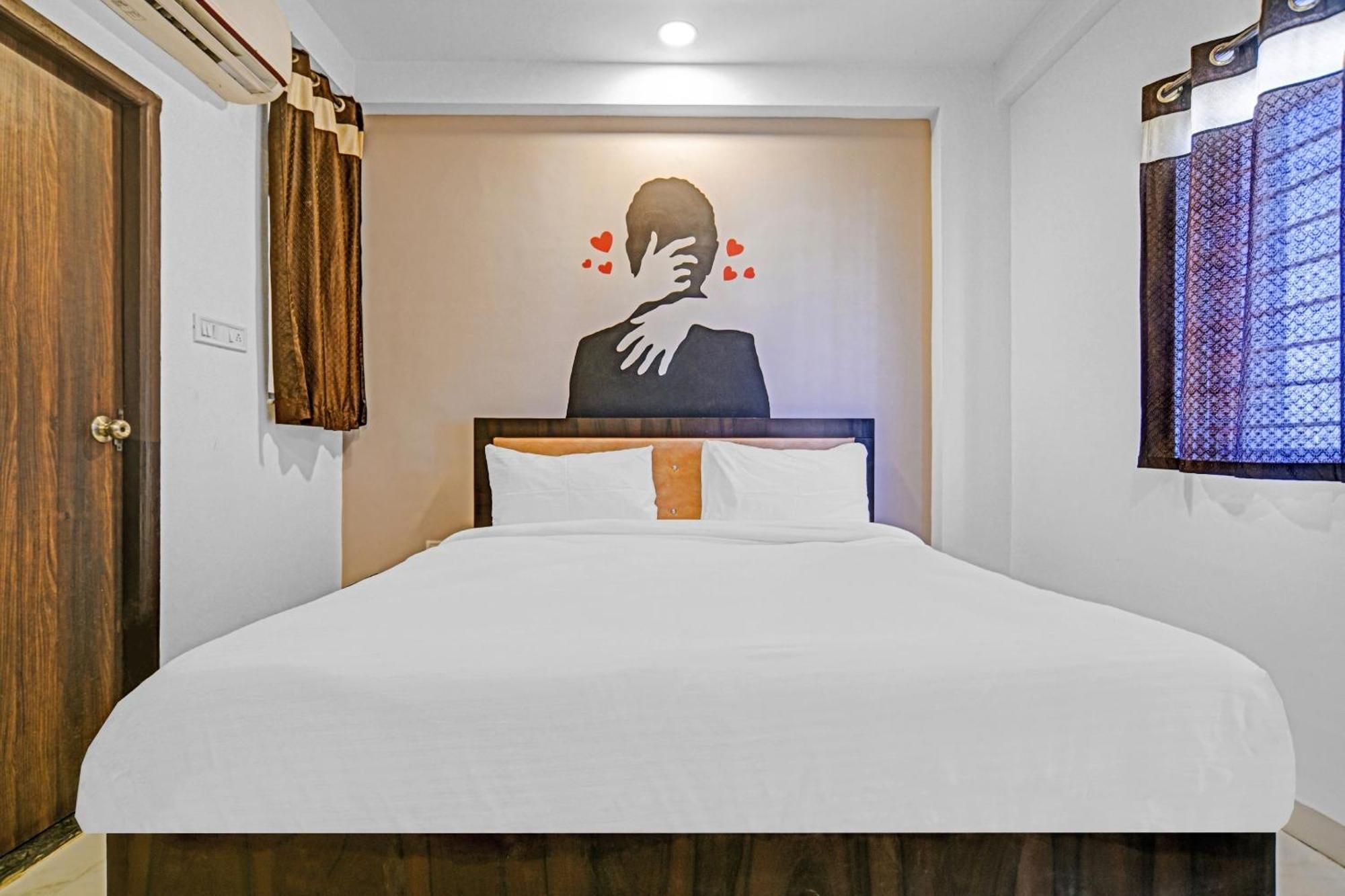 Collection O The Eternity Near Lig Sqaure 4* Indore