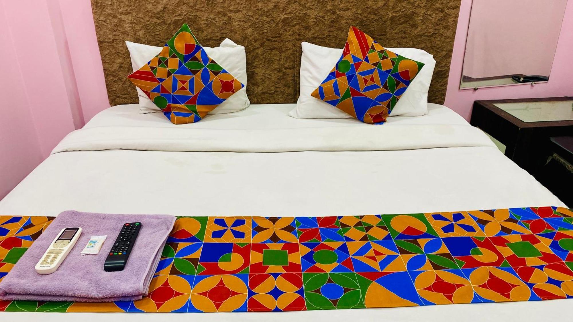 Dev Shree Hotel 3*