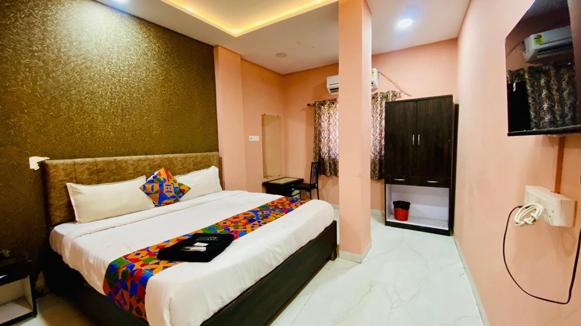 Hotel Dev Shree 3*