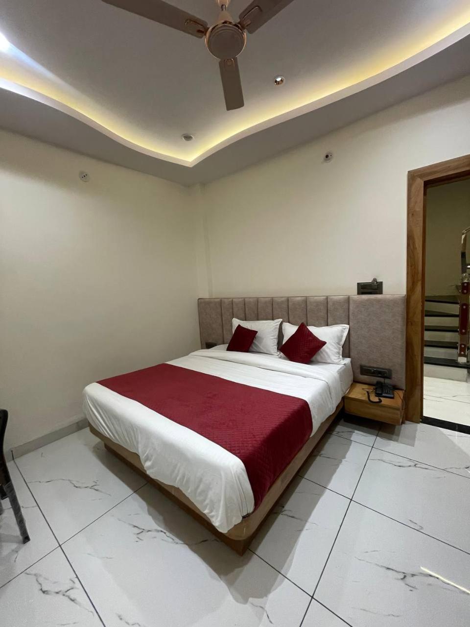 Hotel Golden Wood Indore