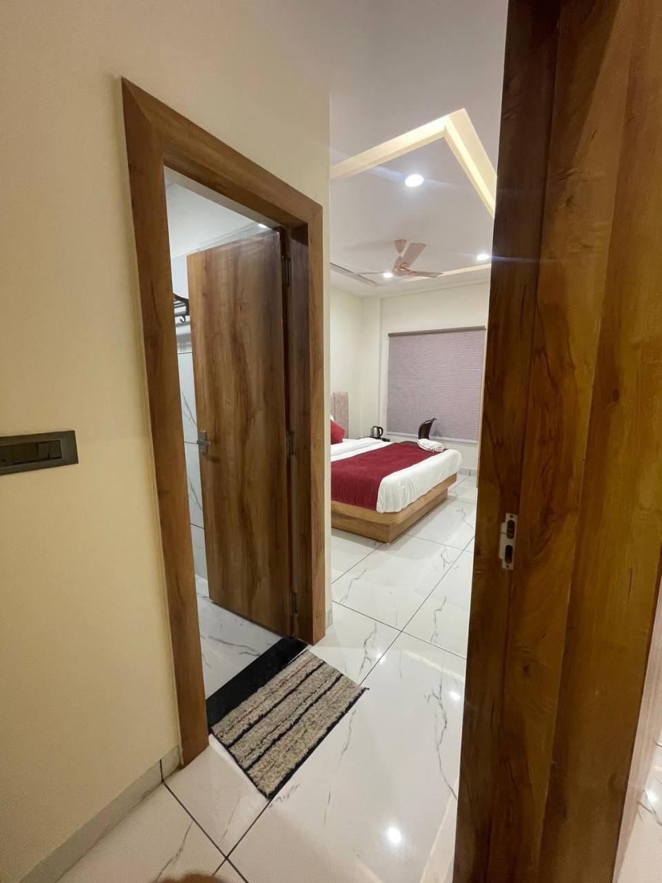 Golden Wood Hotel
