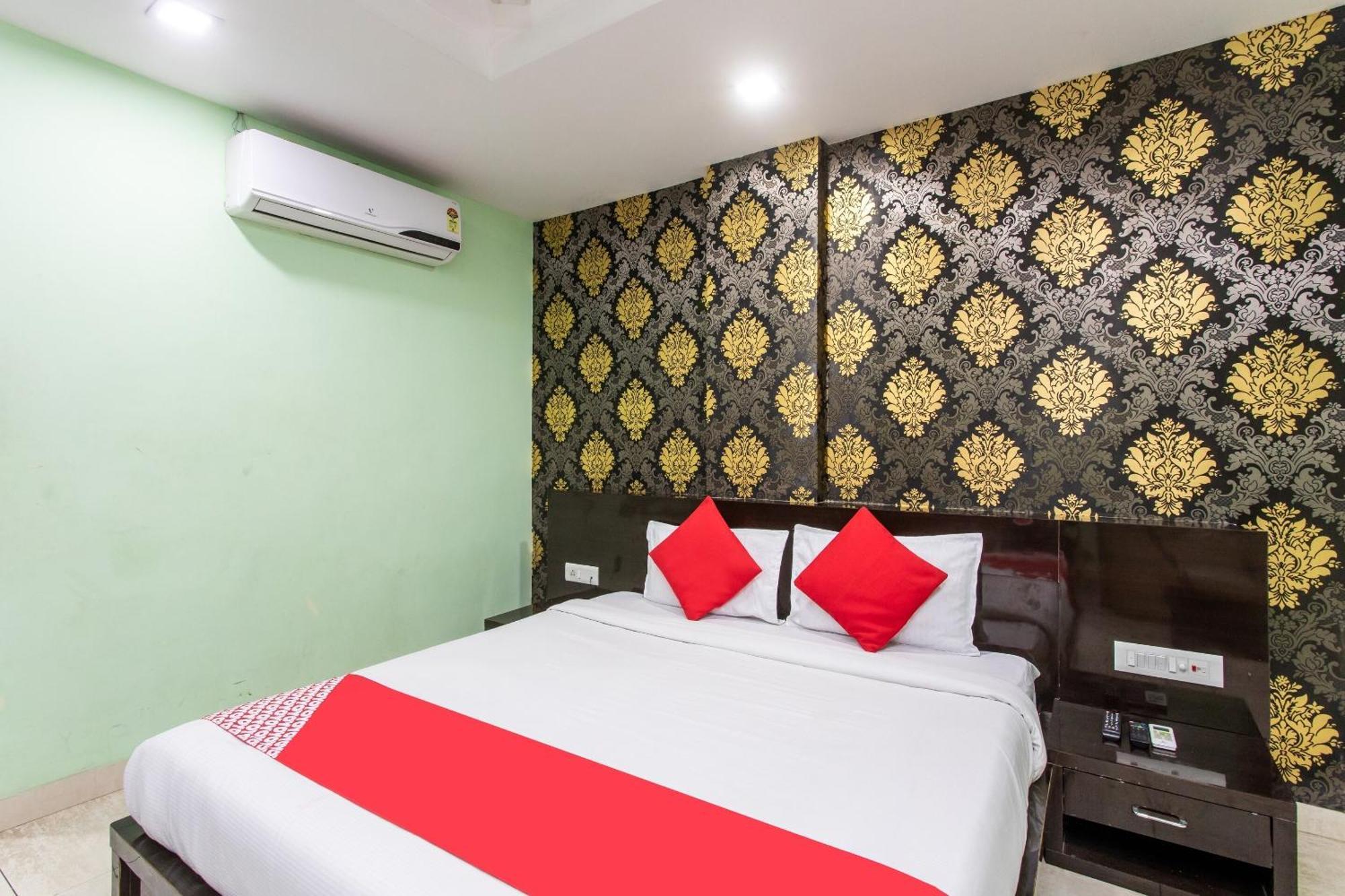 Capital O Swan Paradise Hotel