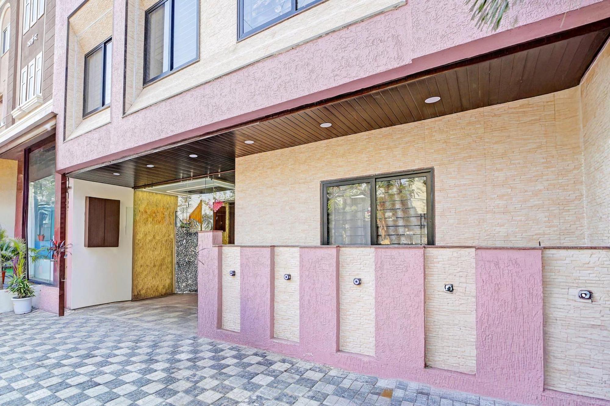 Hotel O The Wings 3*
