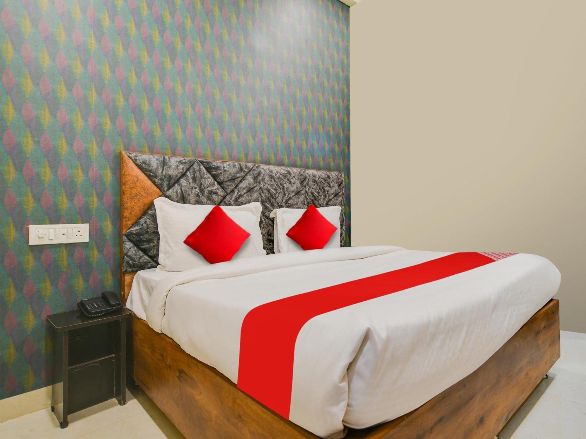 Hotel O Rudra