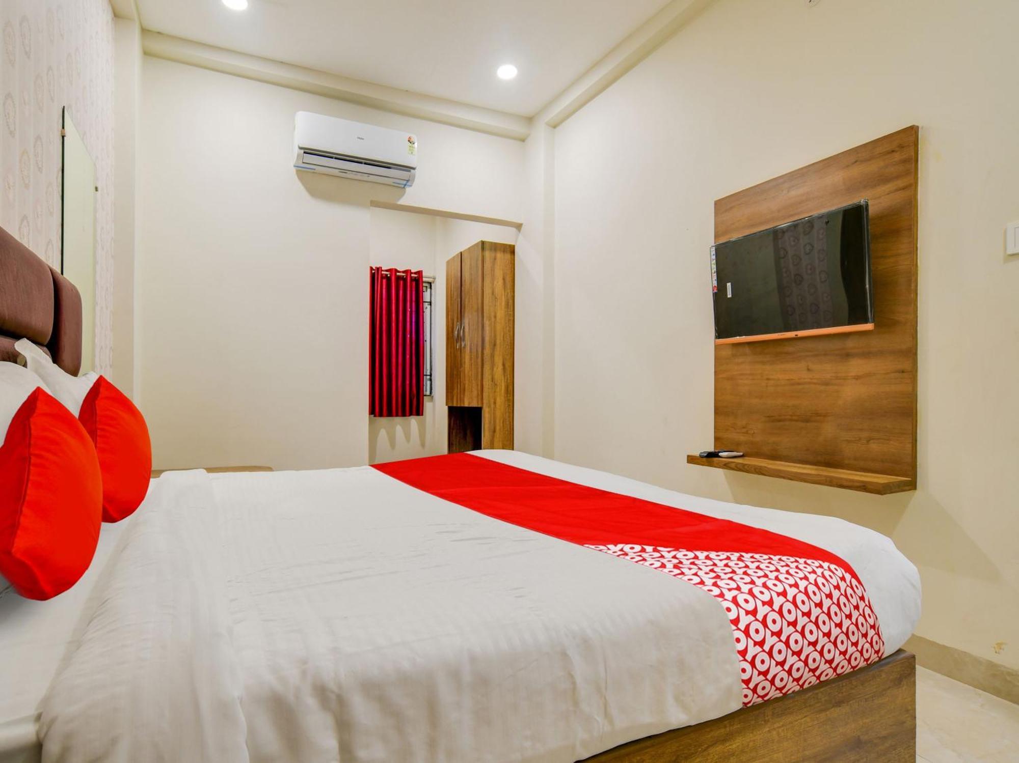 Hotel O Rudra 3*