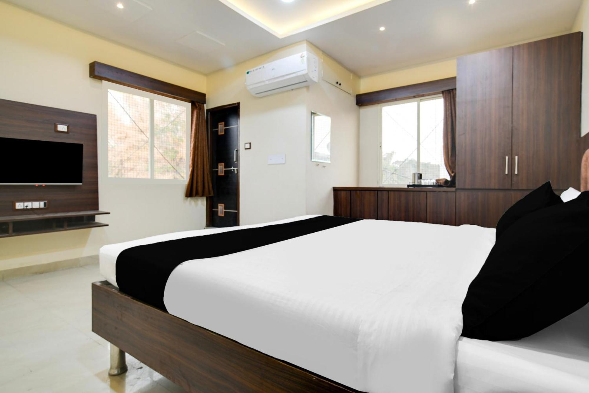O Golden Valley 2* Indore