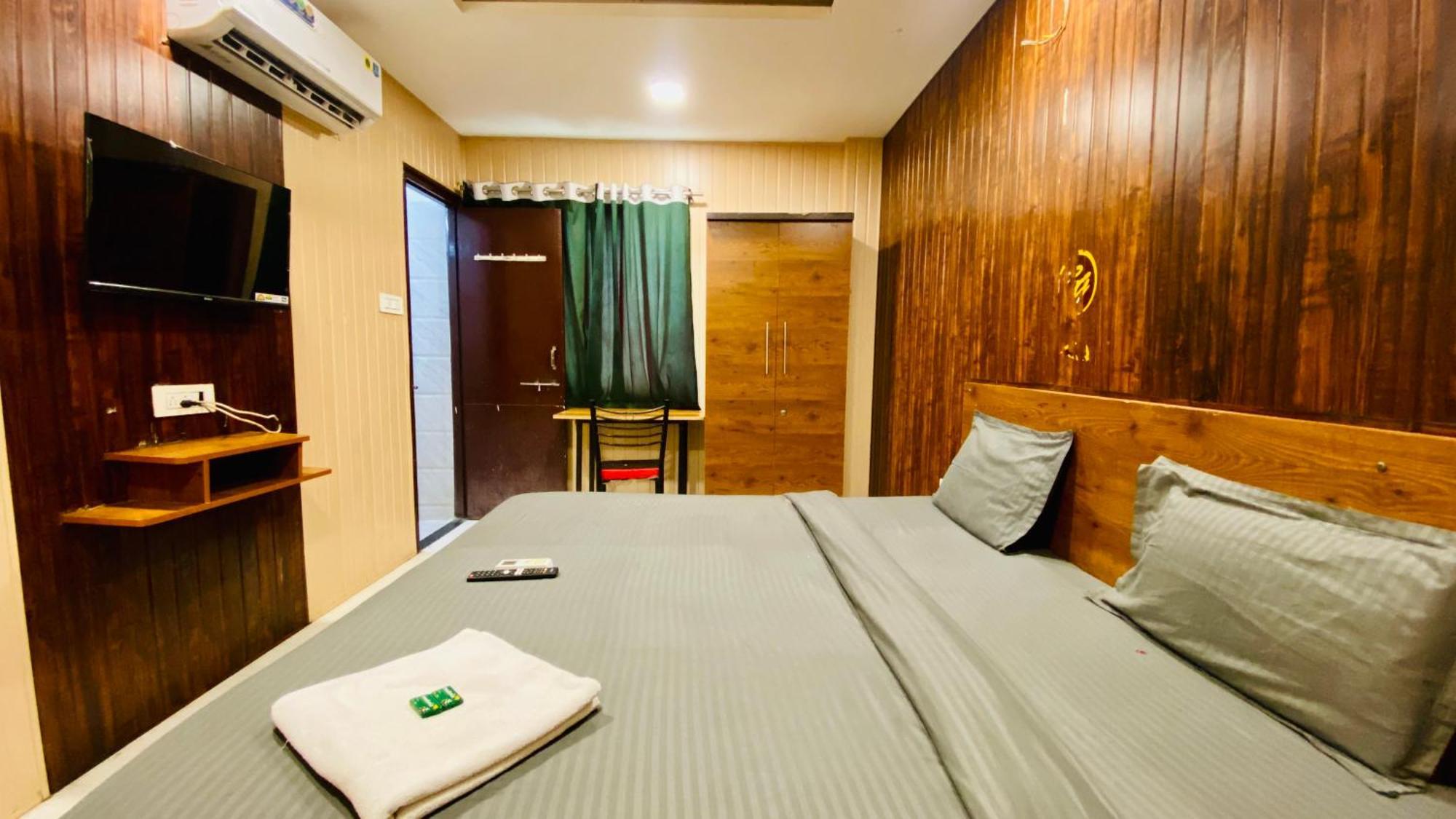 Ivanna Hotel Indore