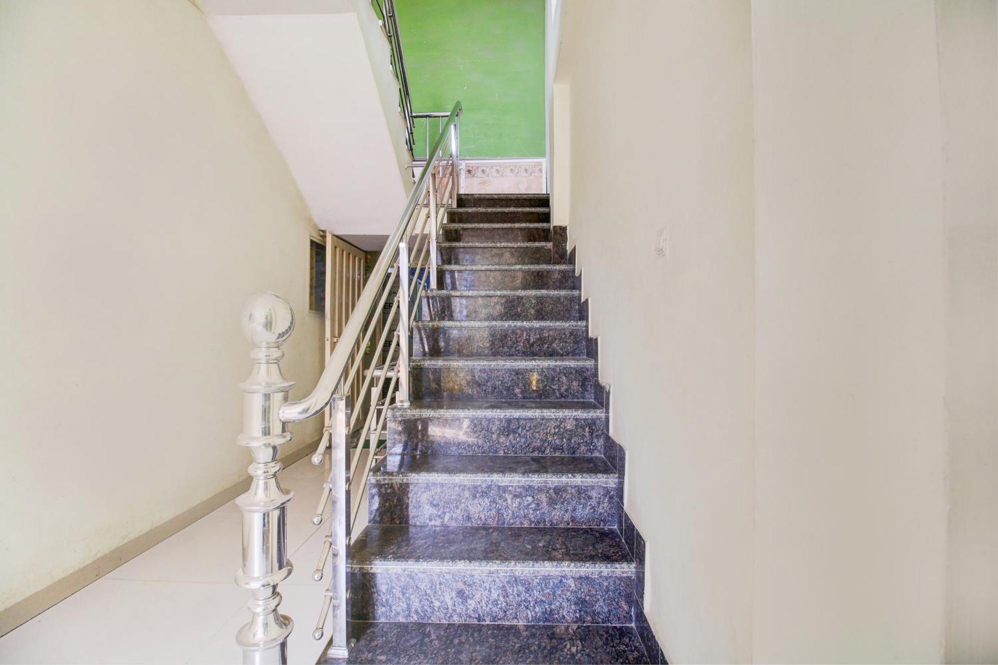 Hotel O Satyam Shree 3*