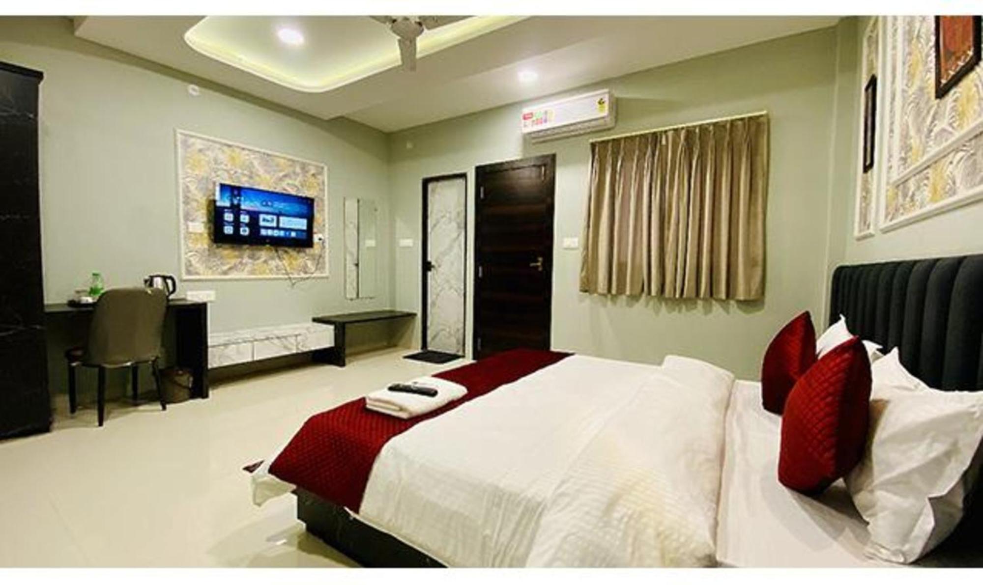 Hotel Fabhotel Rk