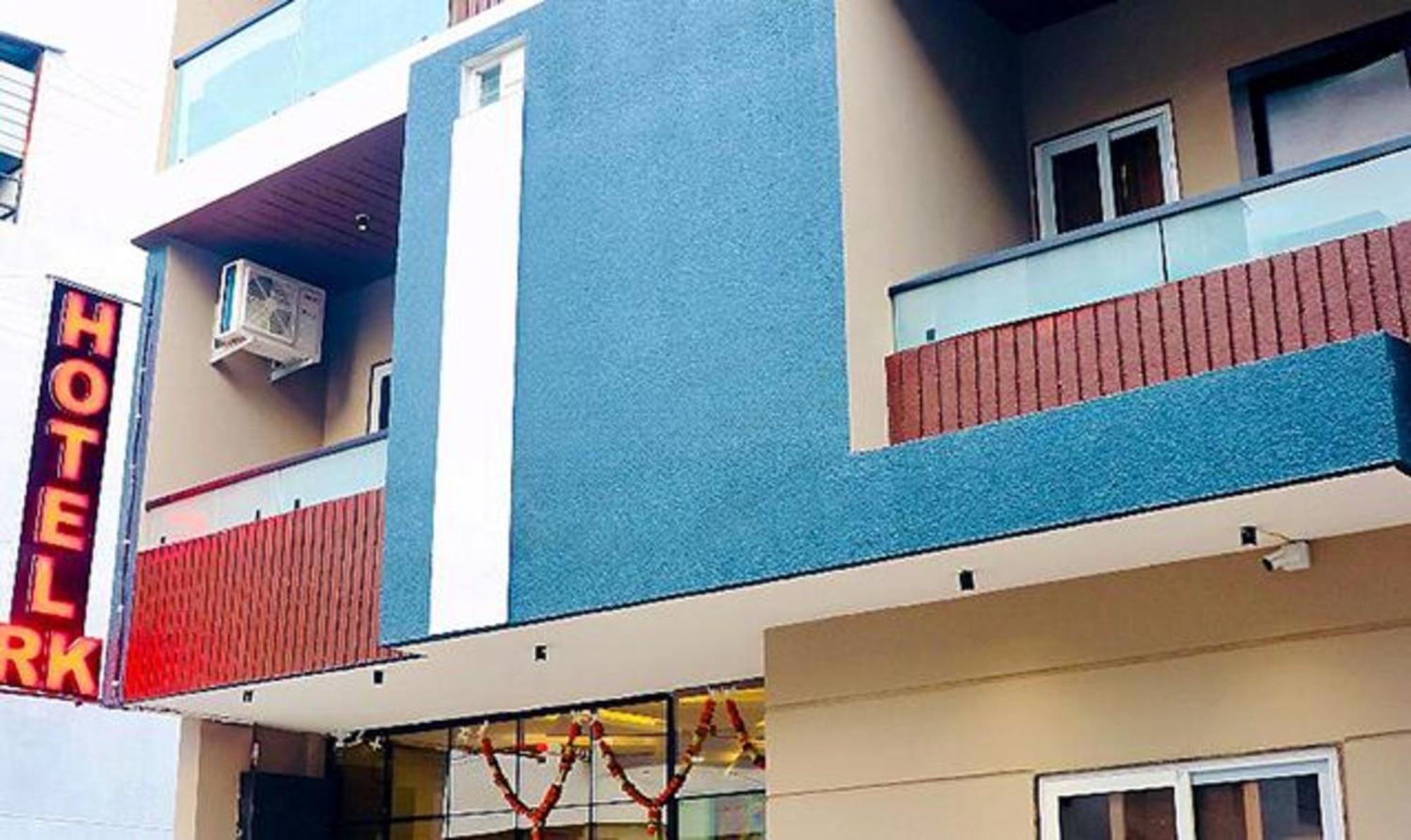 Fabhotel Rk Hotel