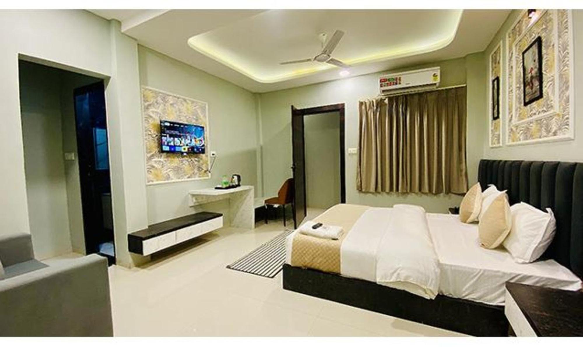 Hotel Fabhotel Rk 3*