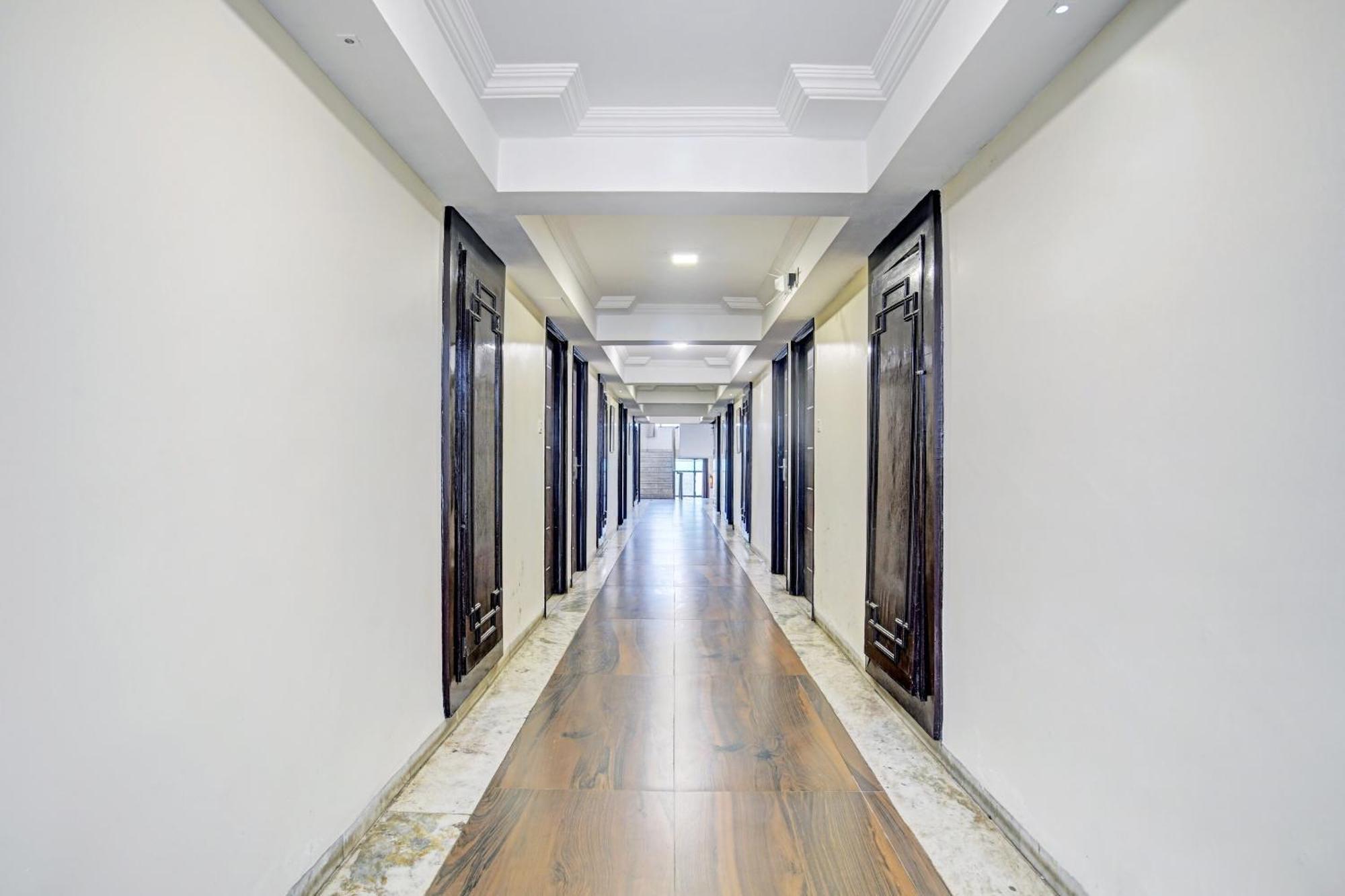 Hotel Townhouse Oak Utsav Residency Indore