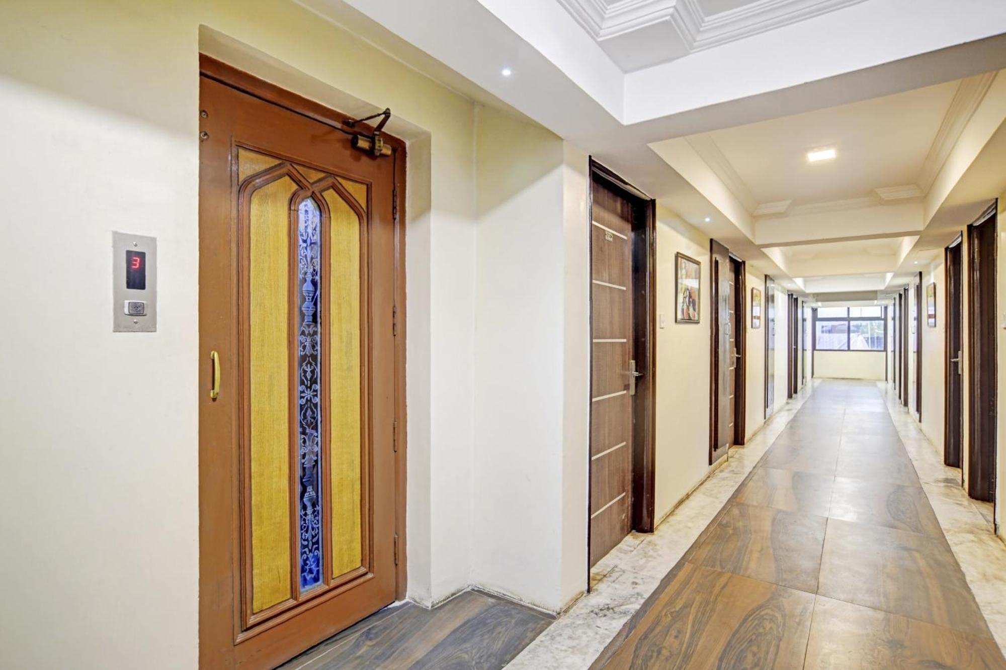 Hotel Townhouse Oak Utsav Residency