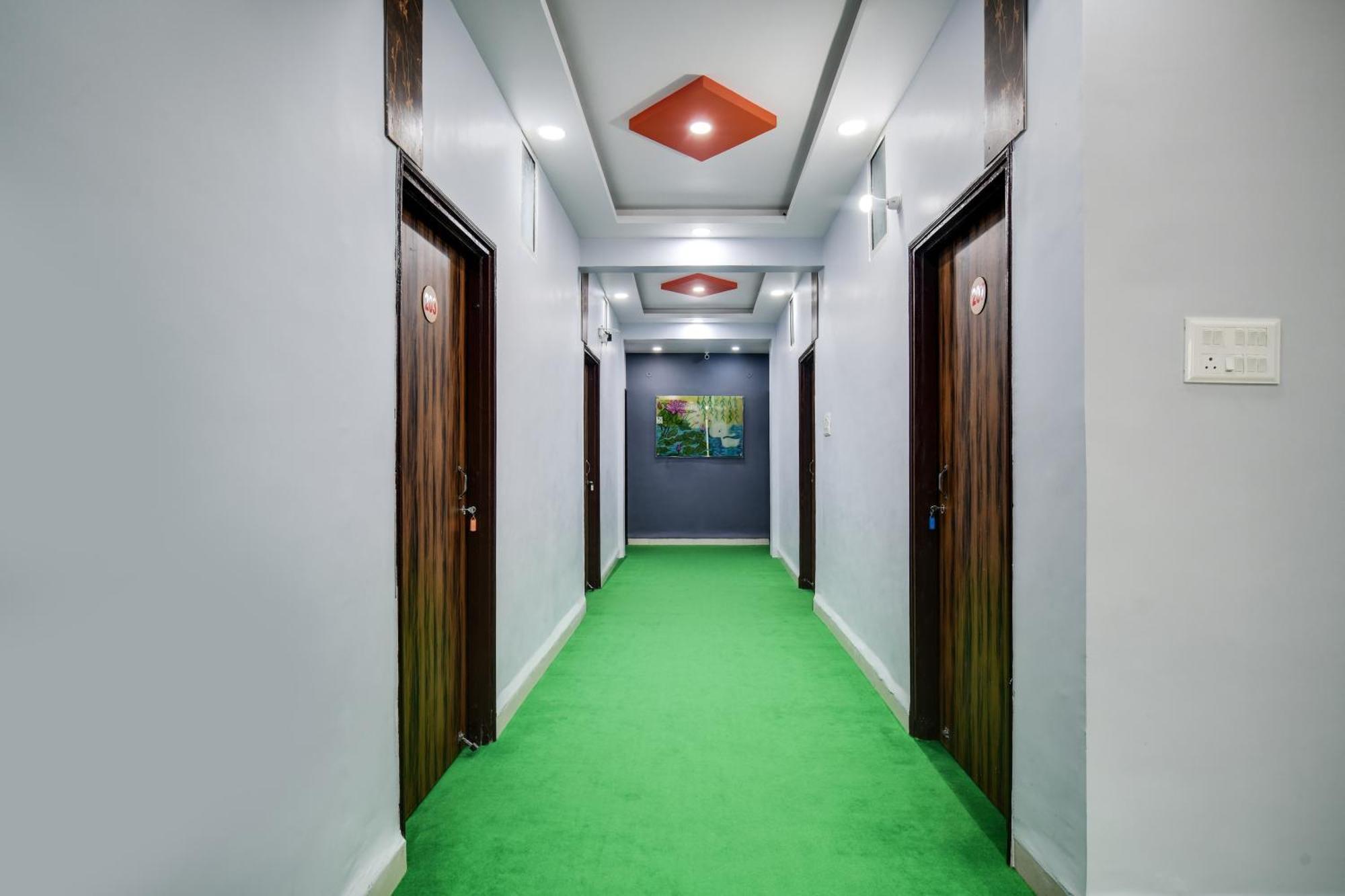 Hotel O Super Corridor 3*