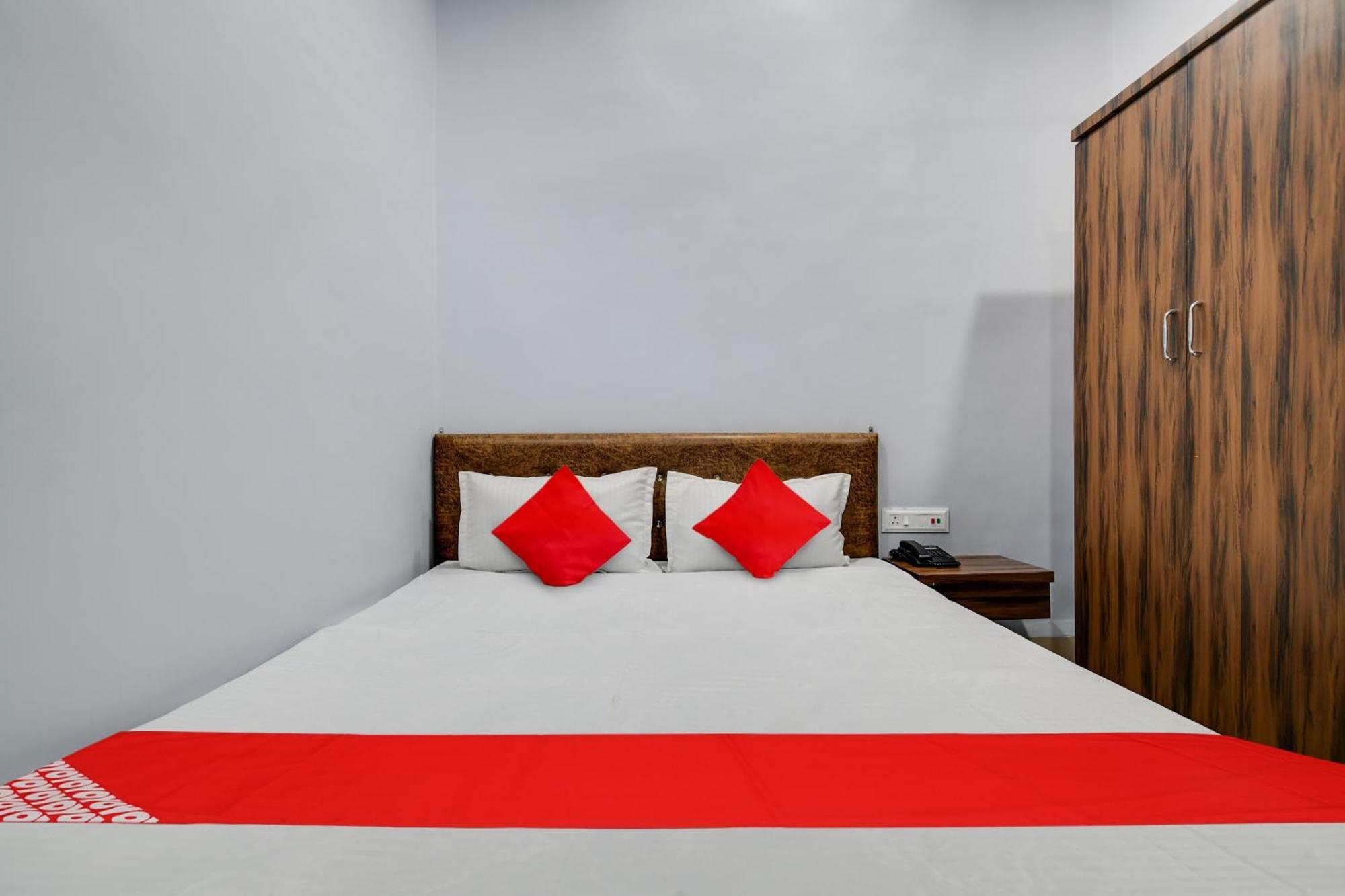 Hotel O Super Corridor Indore