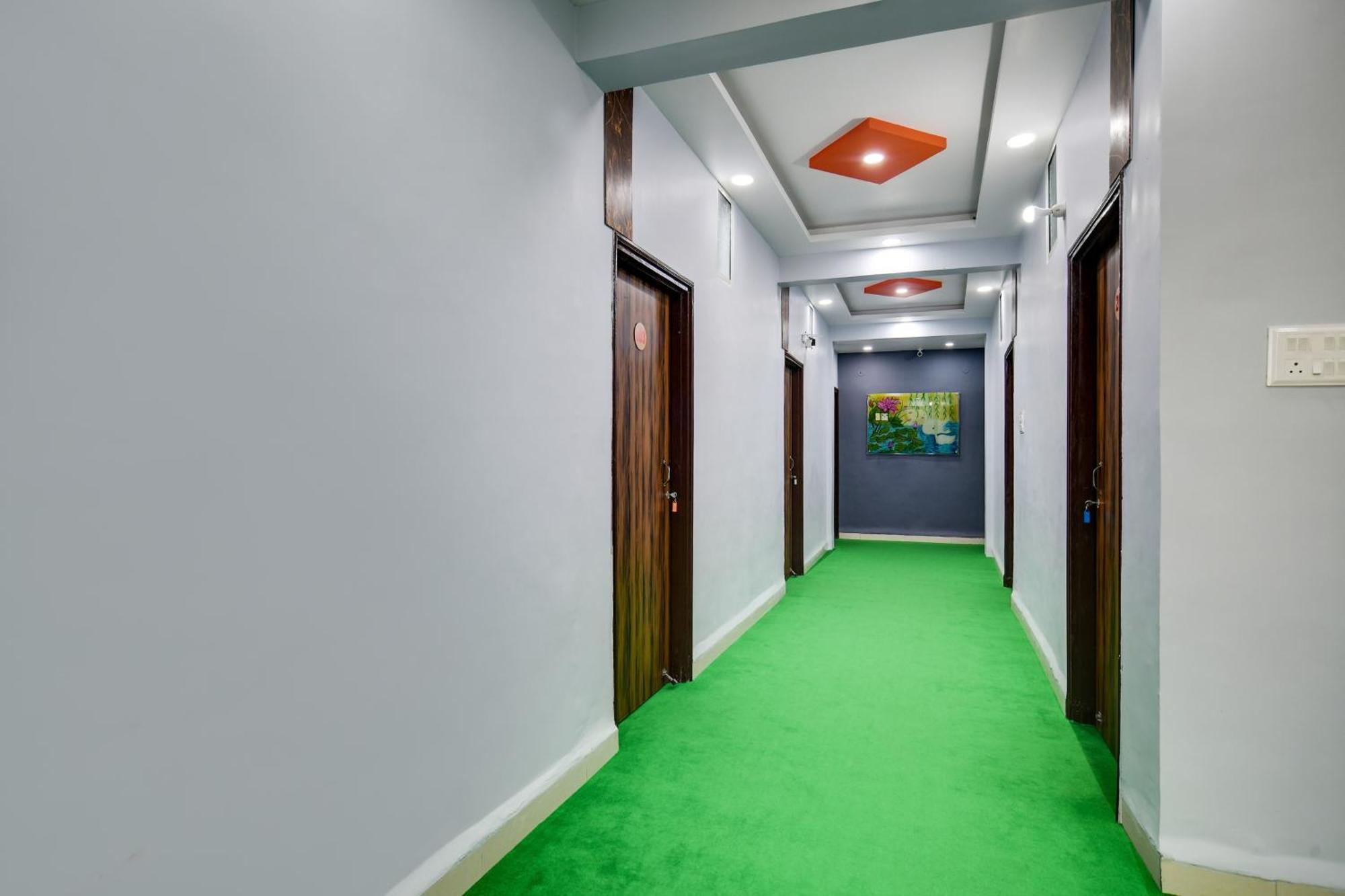 O Super Corridor Hotel 3*