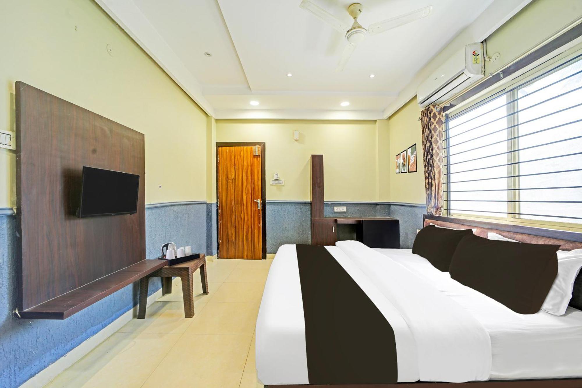 Super Collection O Ring Road Bhawarkua Hotel