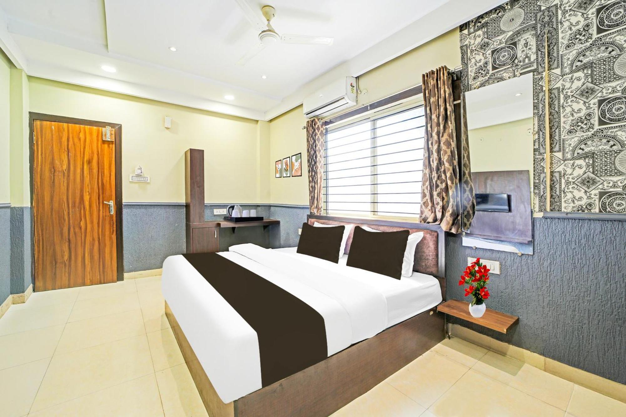 Super Collection O Ring Road Bhawarkua Hotel