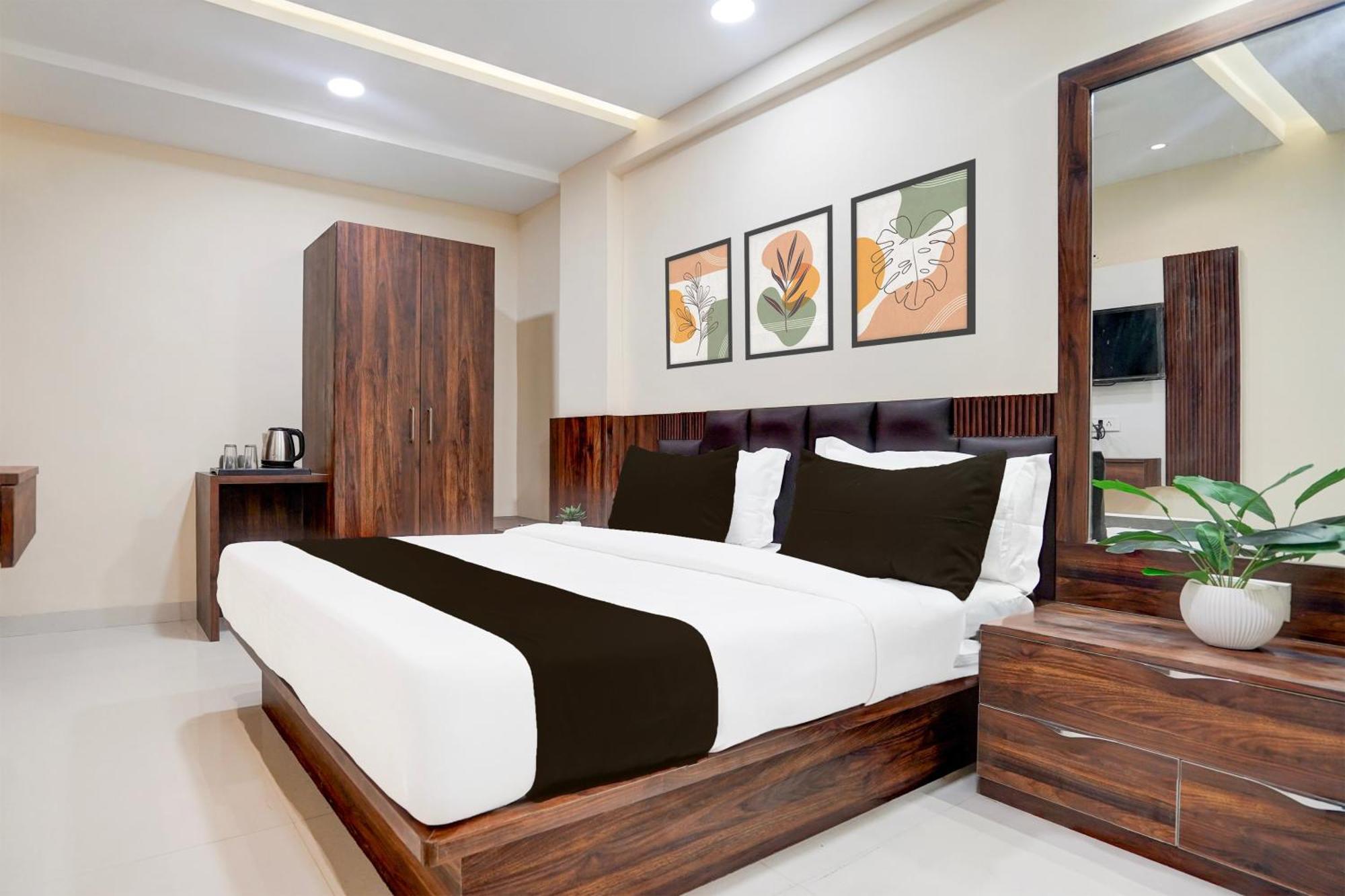 Hotel O Lakshya 3*