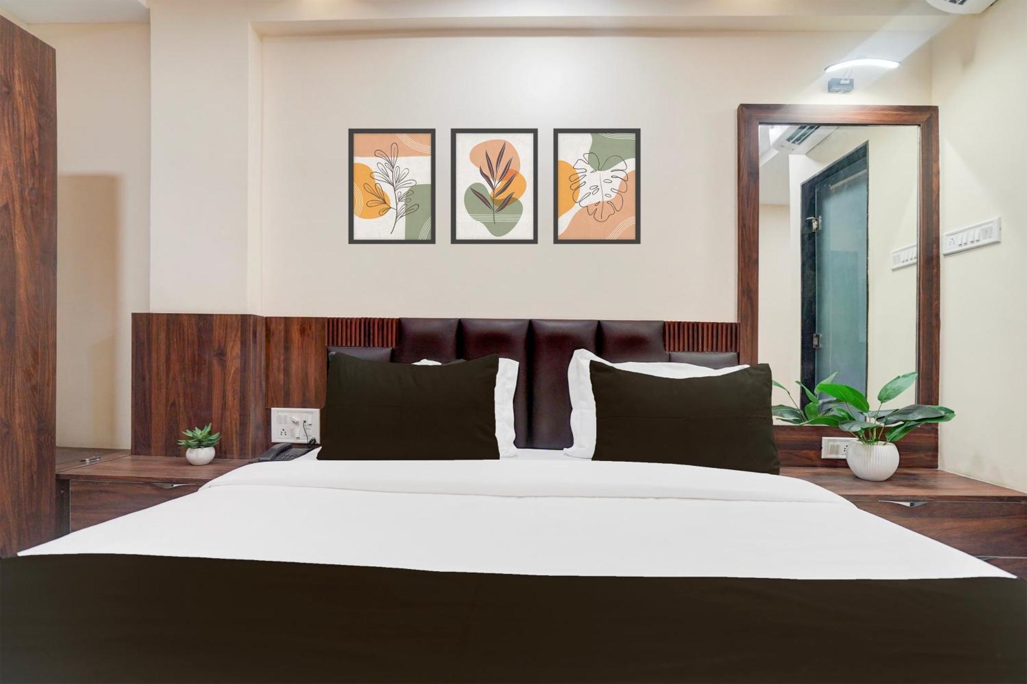 O Lakshya Hotel