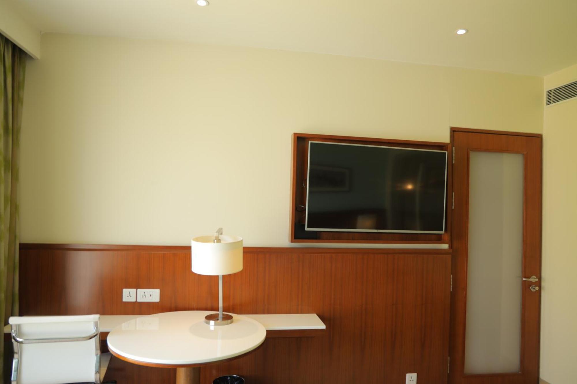 Hotel Fairfield By Marriott Indore