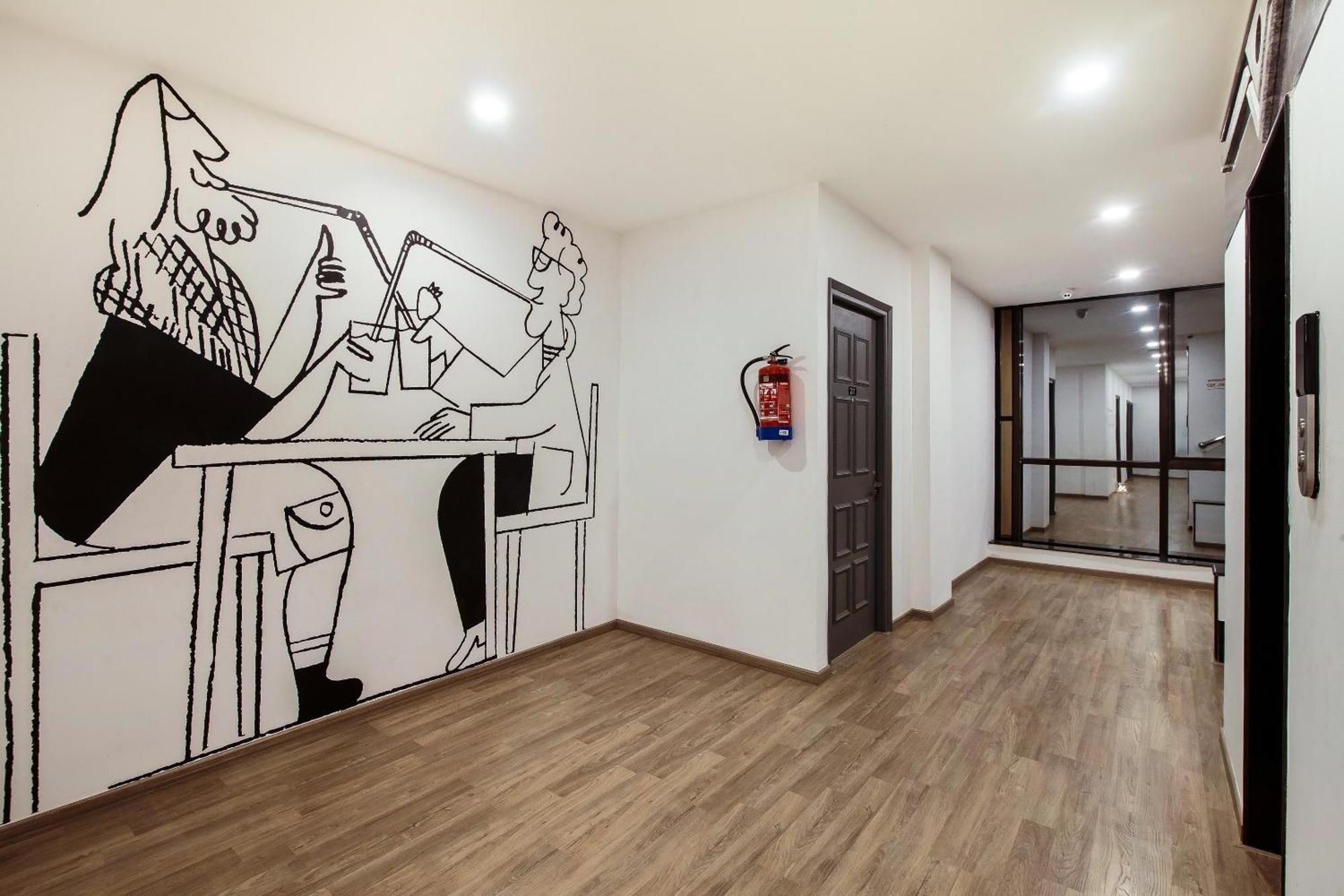 Super Townhouse Pine Tree Indore