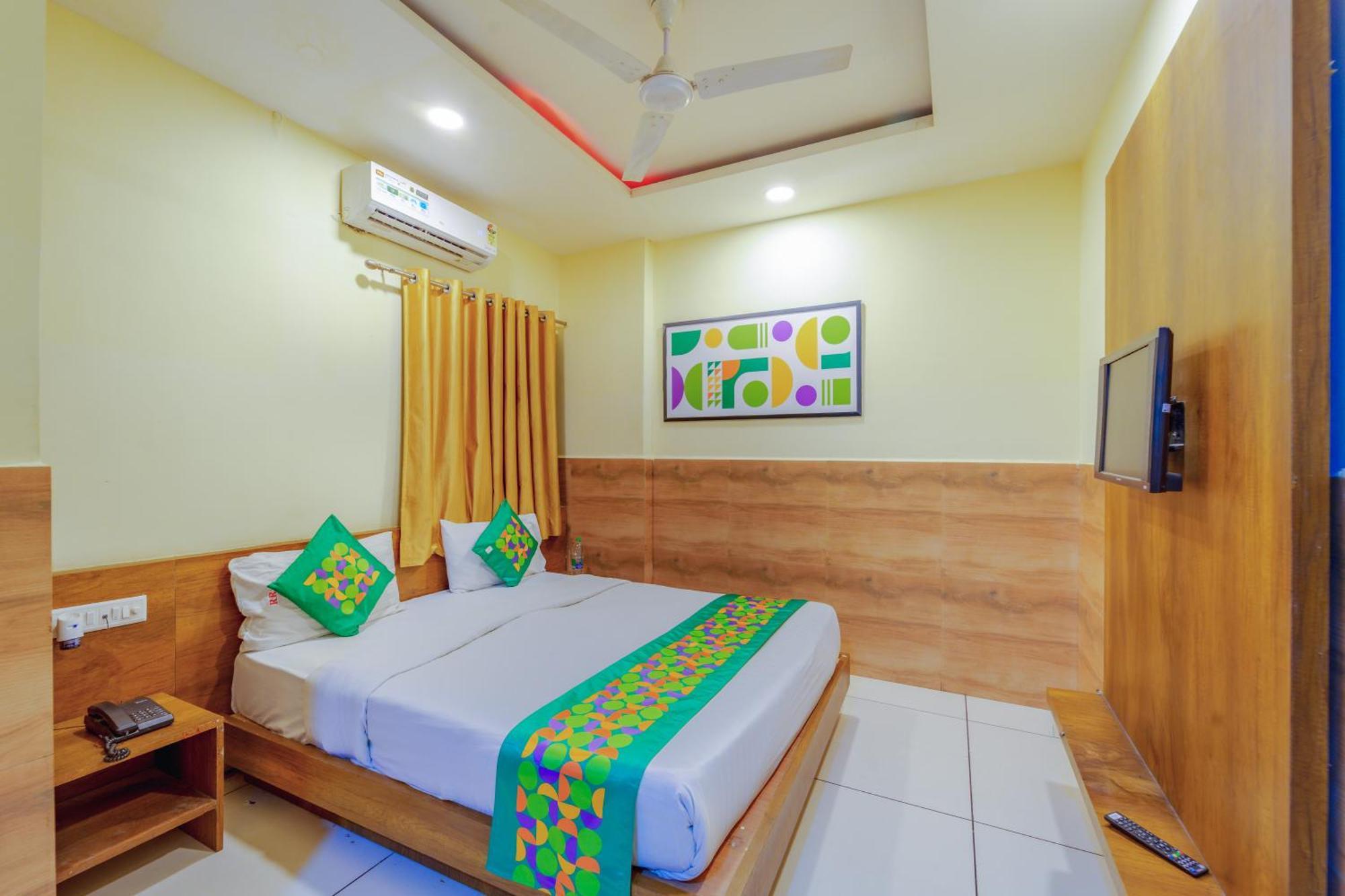 Hotel Treebo Royal Empire 3*