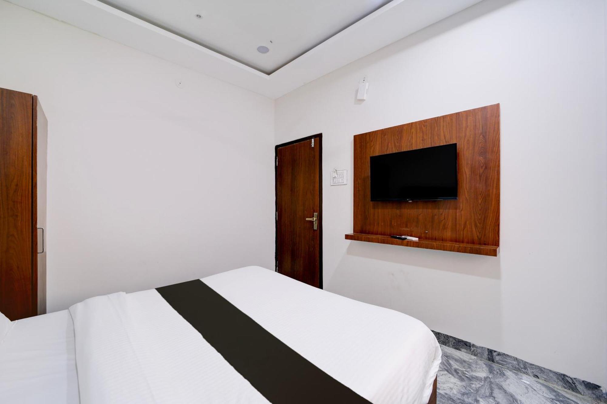 O Kamari Hotel