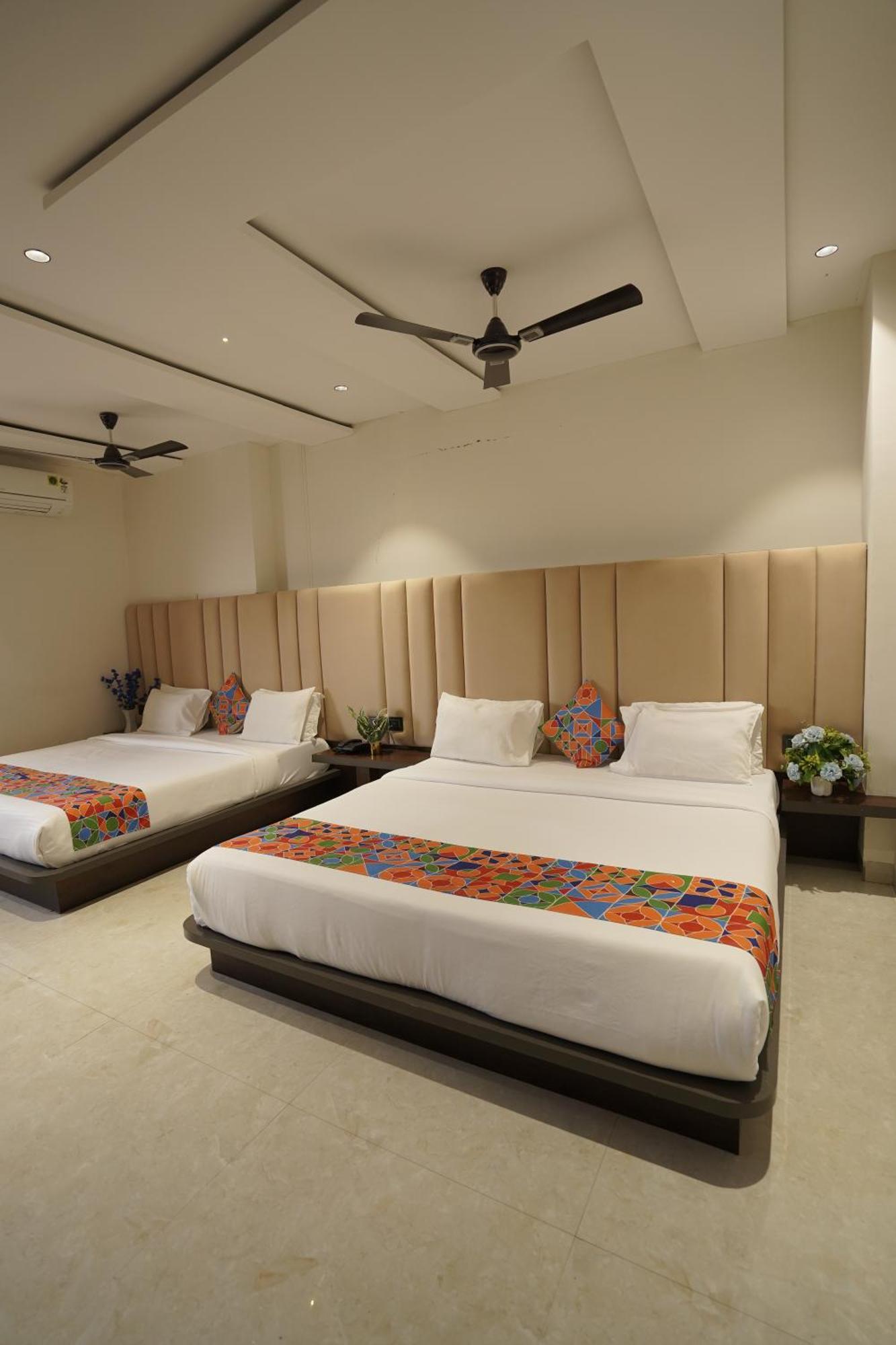 Hotel 7th Cloud Club &