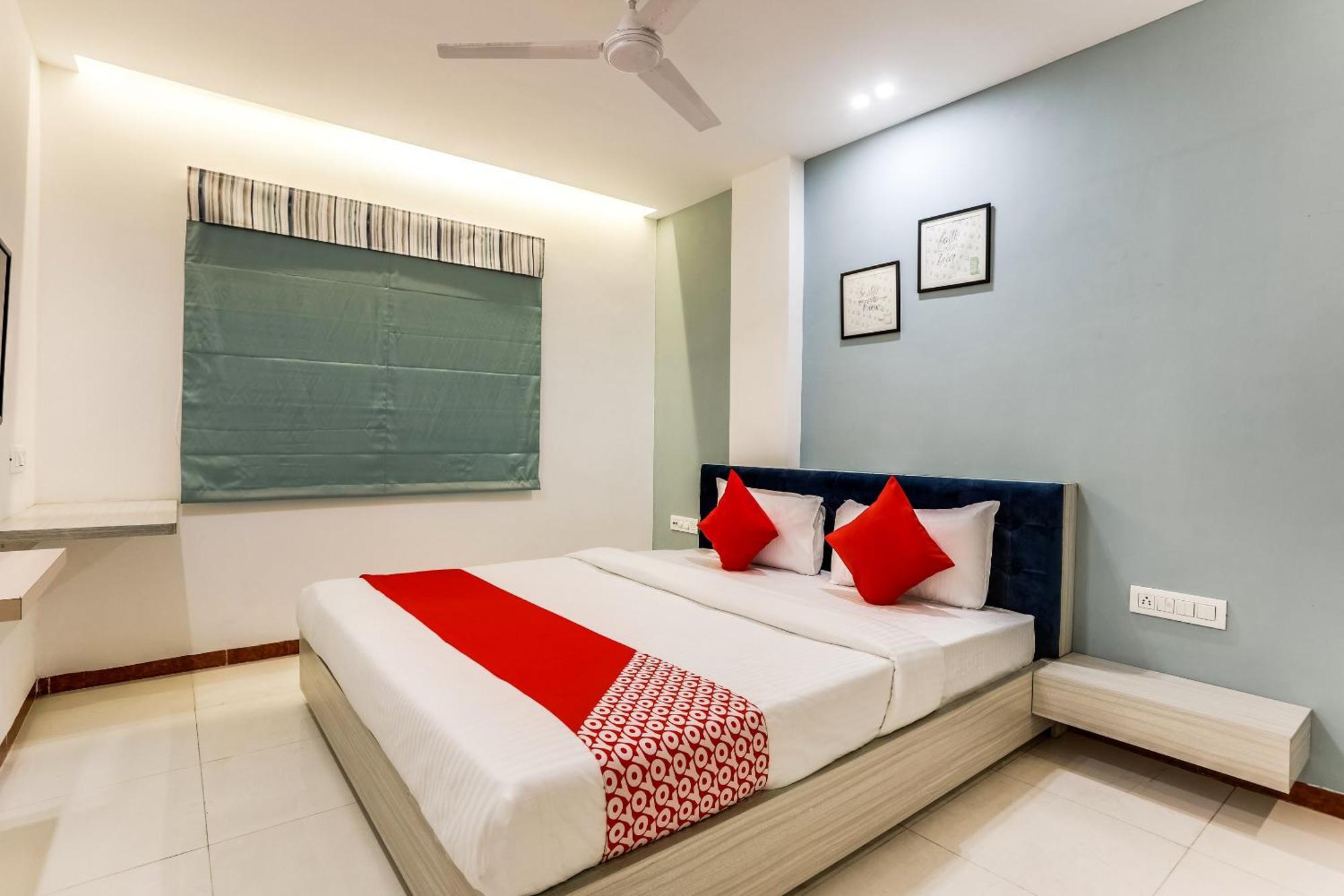O Omkar 3* Indore