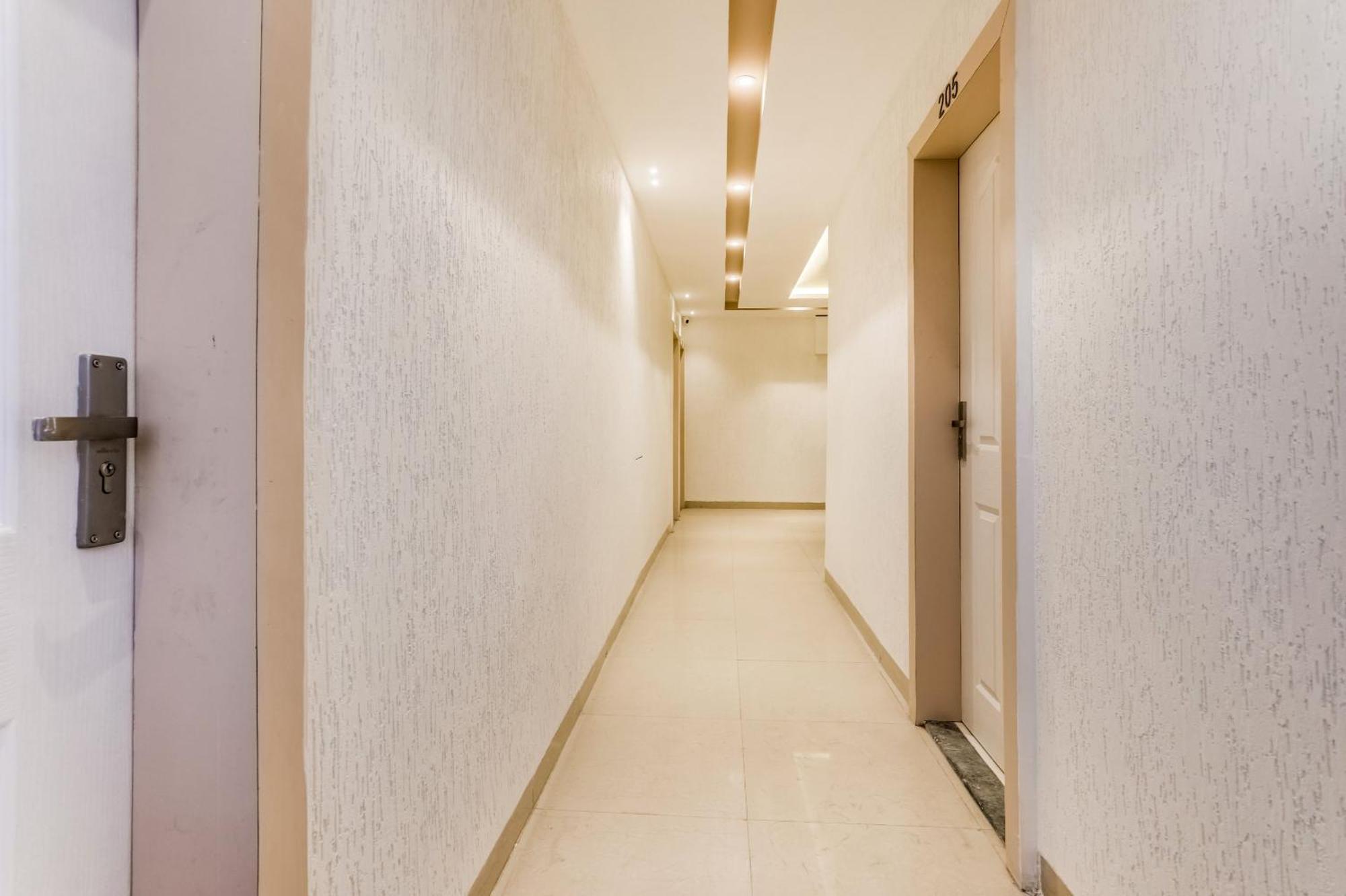 O Omkar Hotel