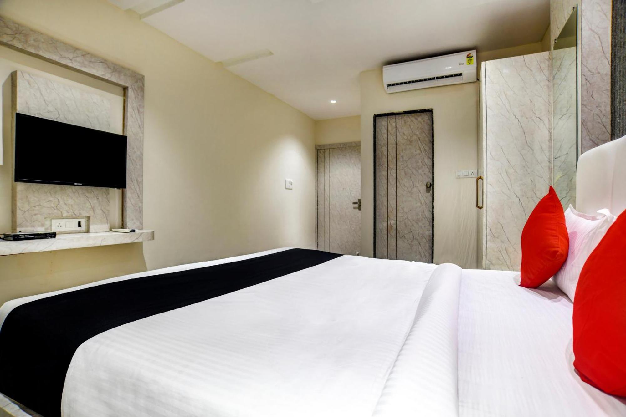 Hotel Super Capital O Abri Krishna 3*