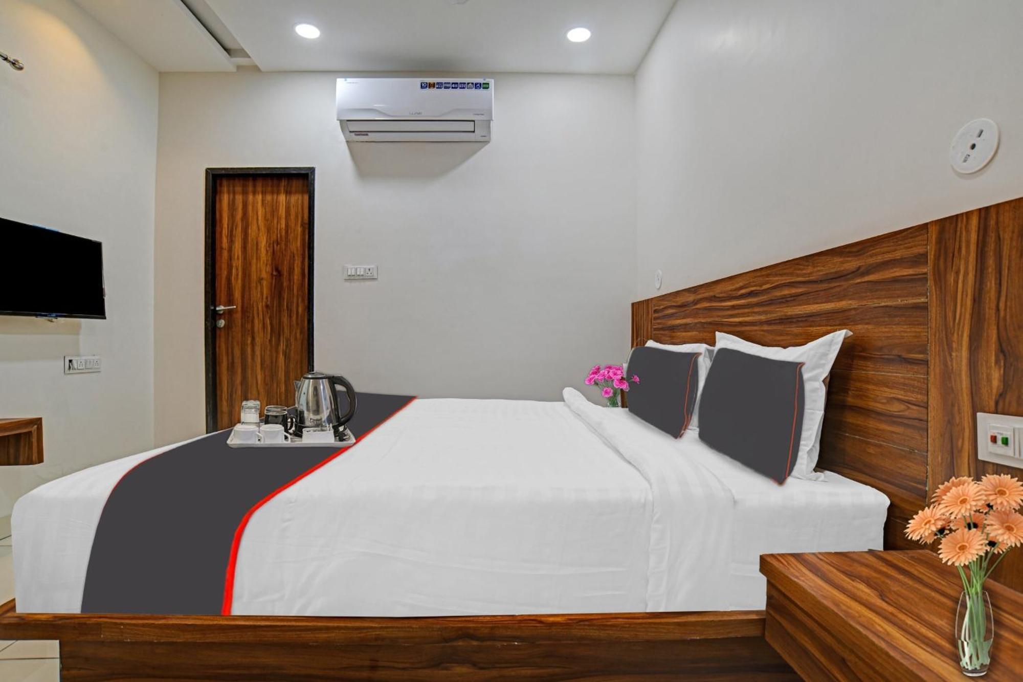 Hotel O Blue Sky 3* Indore
