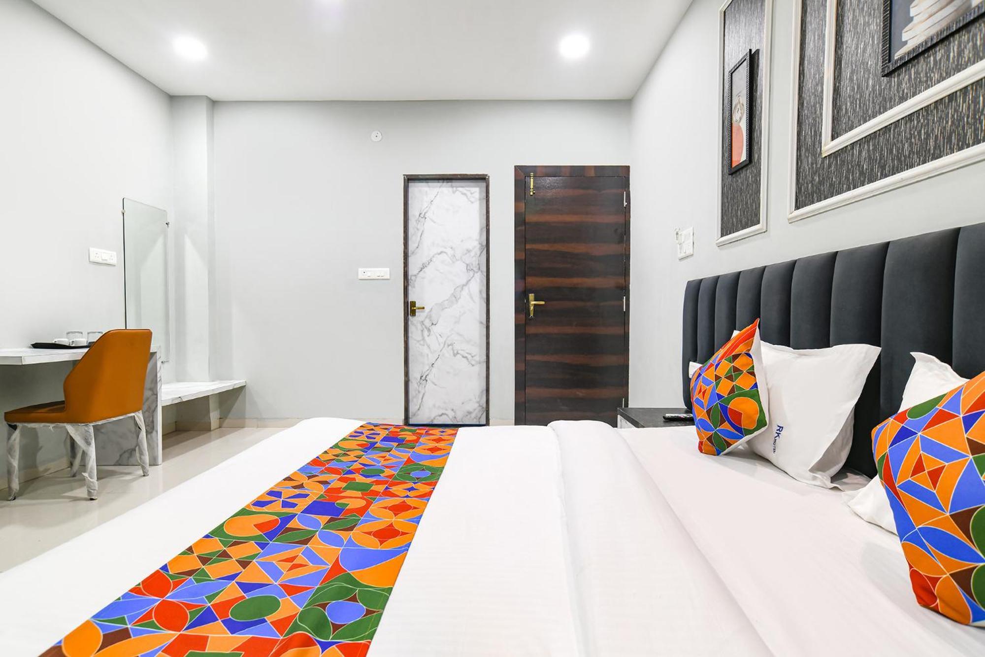 Fabhotel Rk Hotel