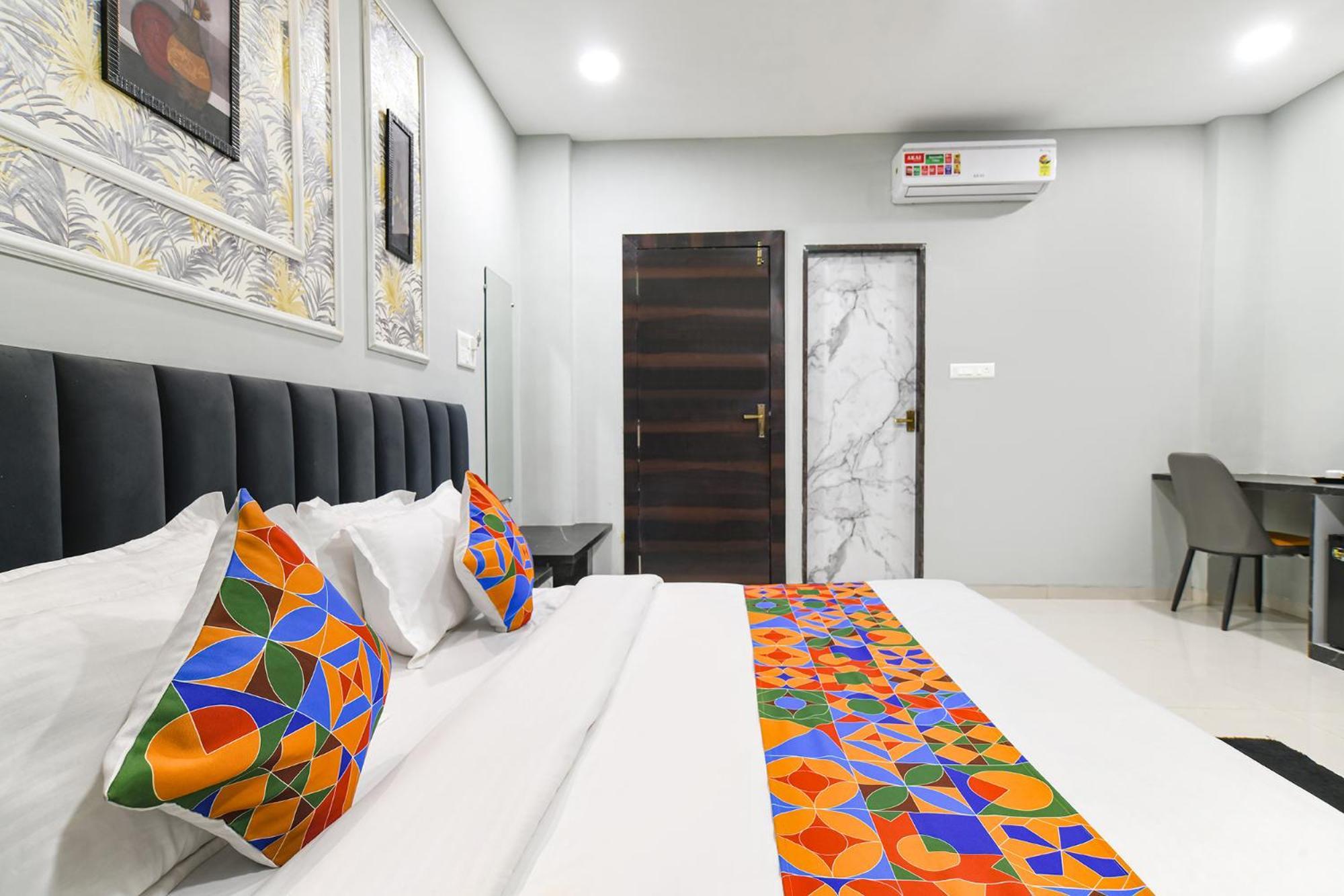 Hotel Fabhotel Rk 3*