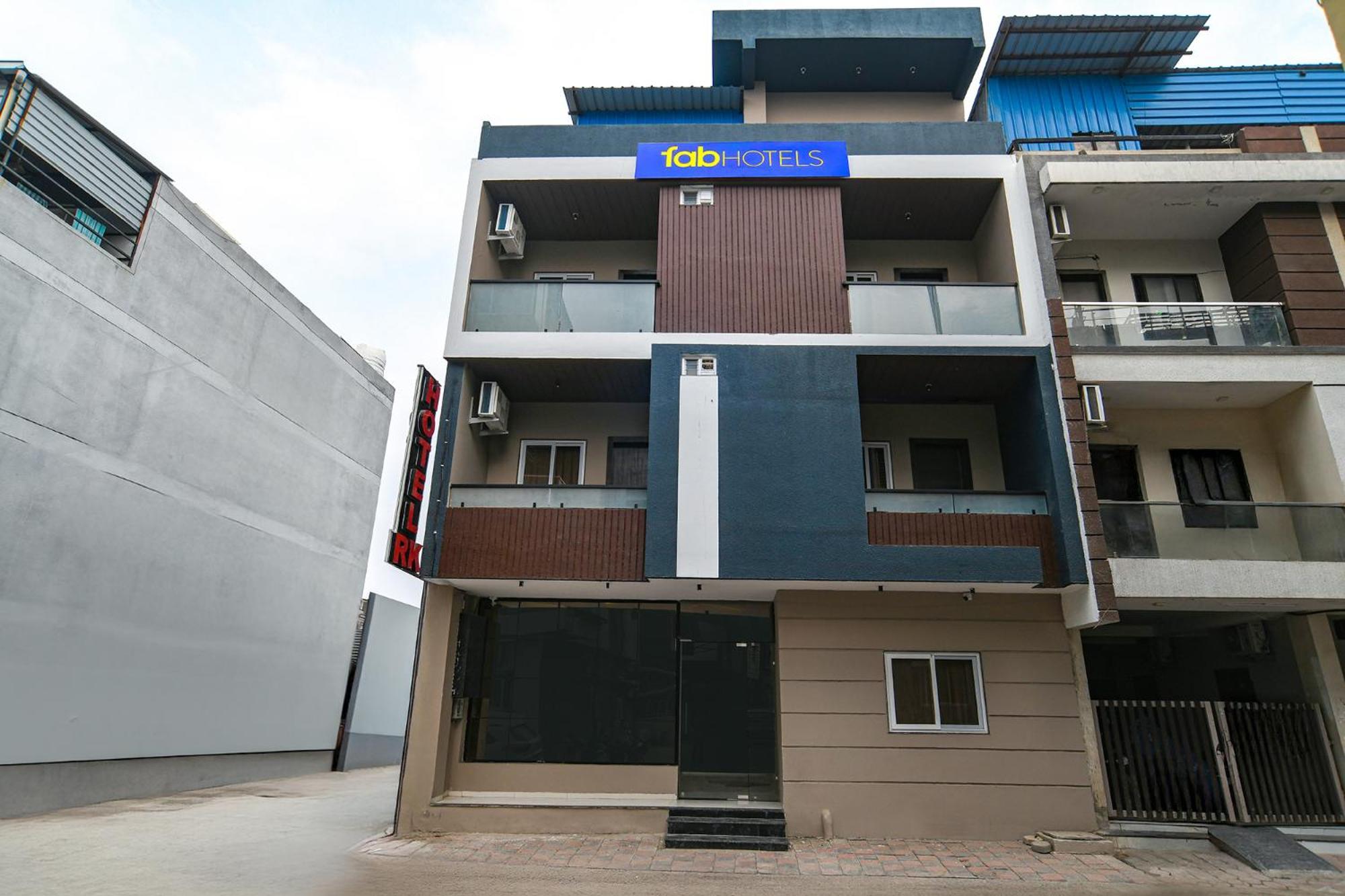 Hotel Fabhotel Rk