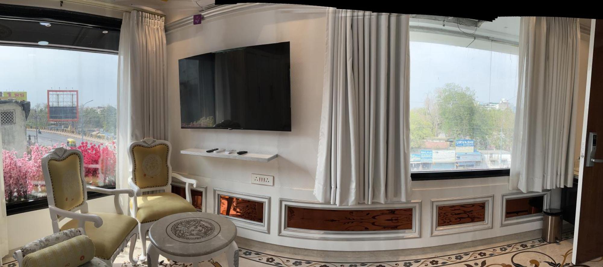 Om Well Hotel 4*