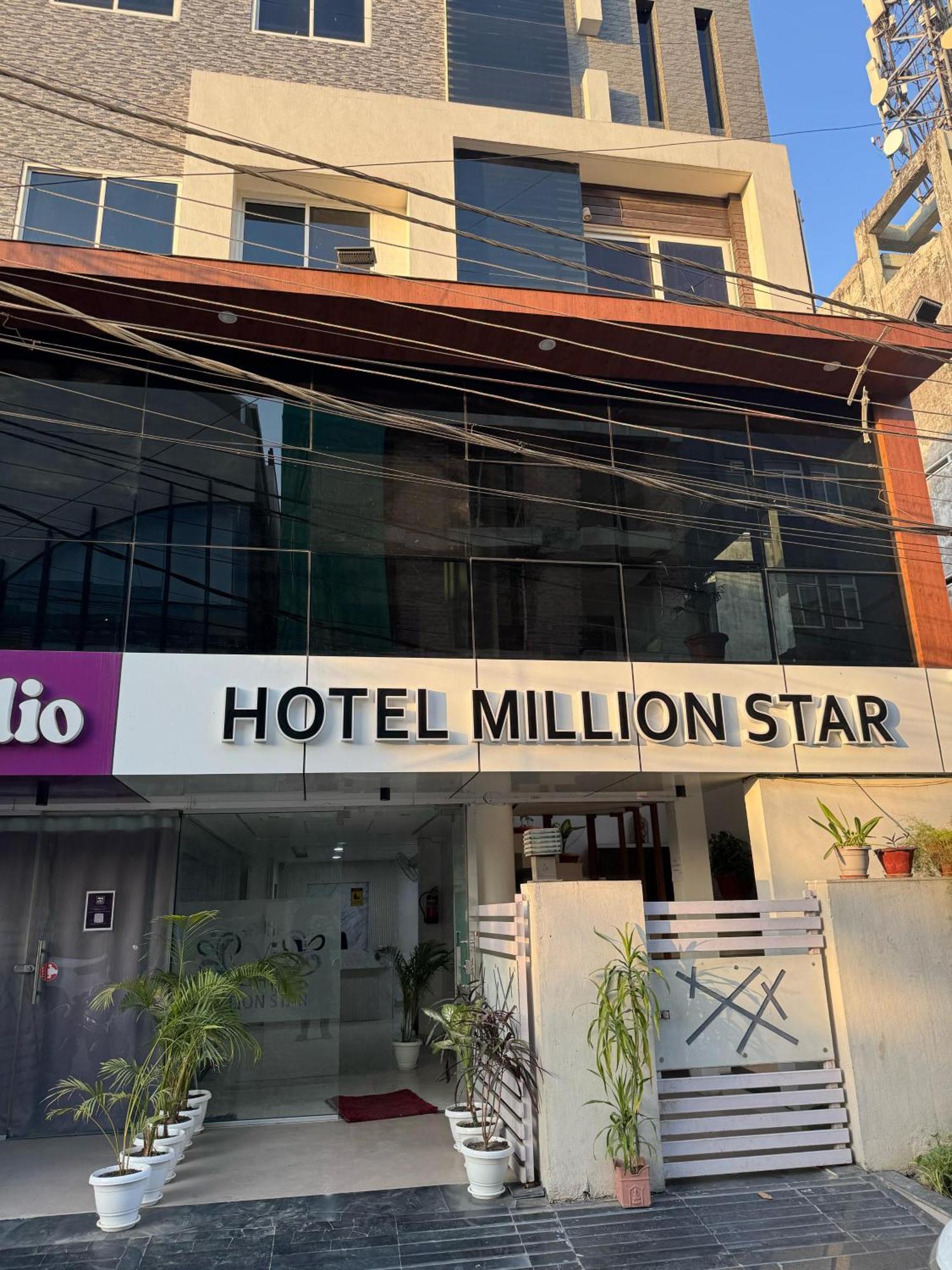 Million Star Hotel 3*