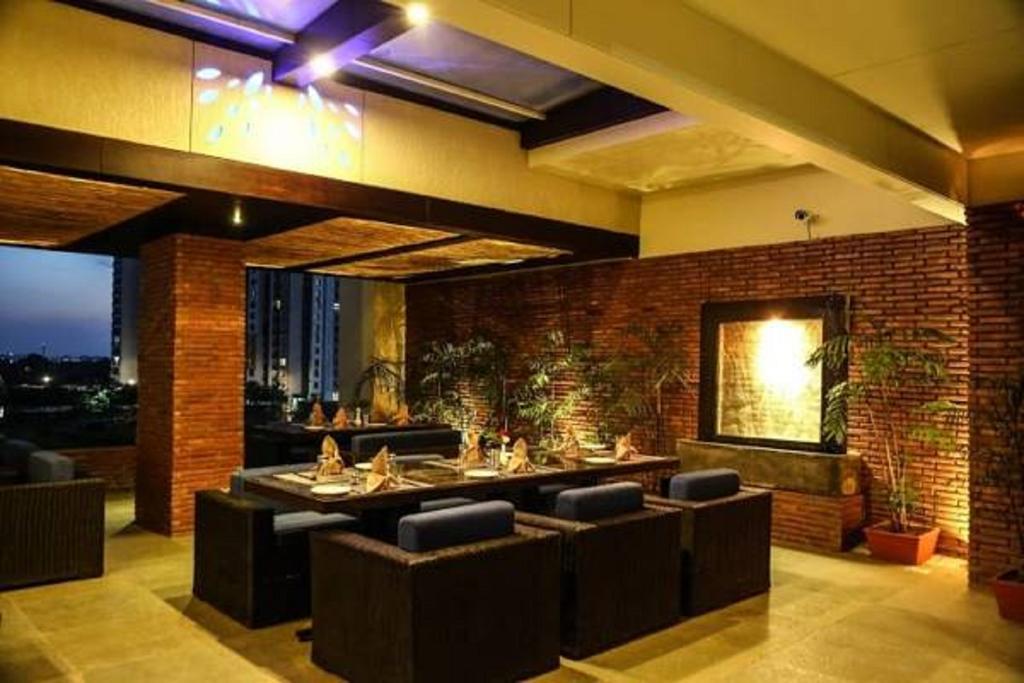 Hotel Waterlily Indore