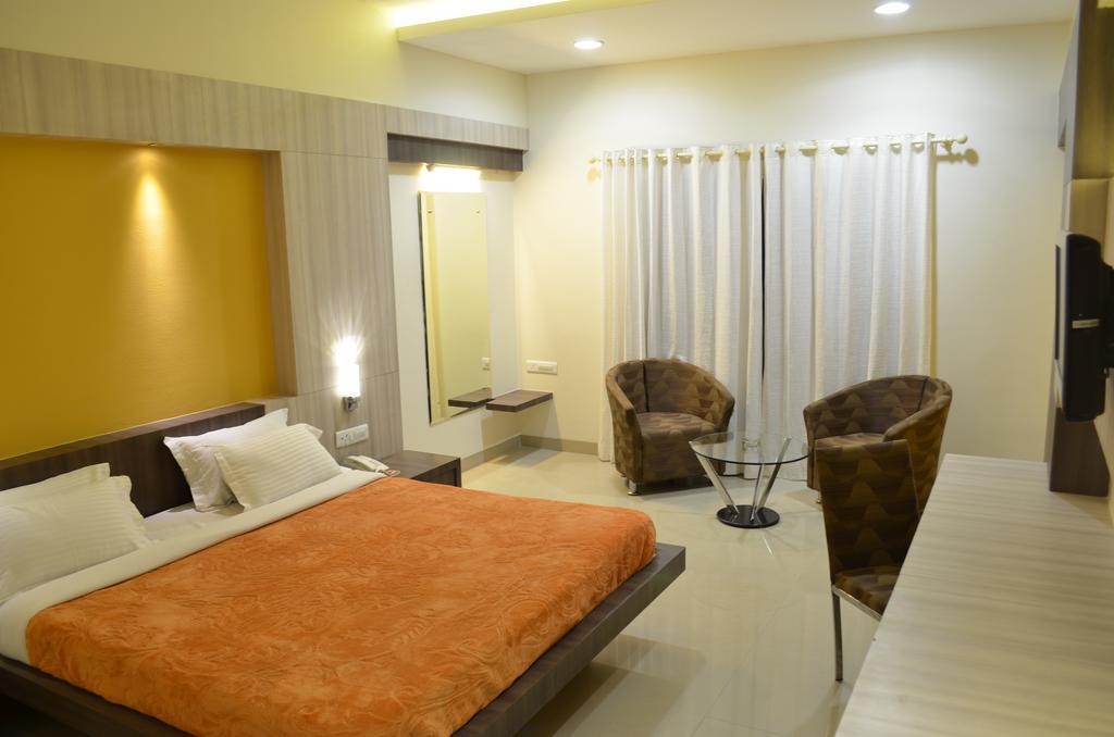 Waterlily Hotel
