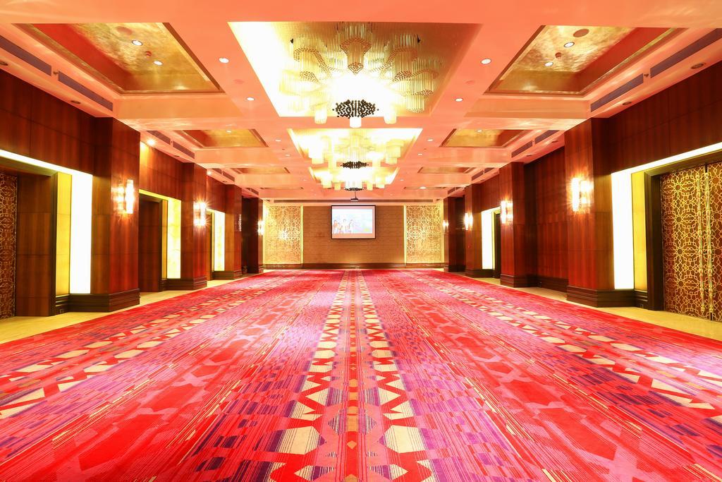 Landmark Hotel 4*