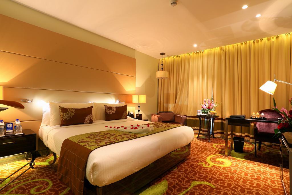 Landmark Hotel 4*