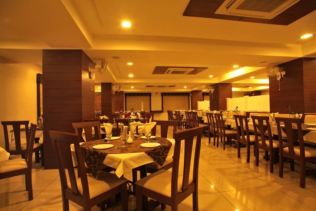 Kings Park Hotel Indore