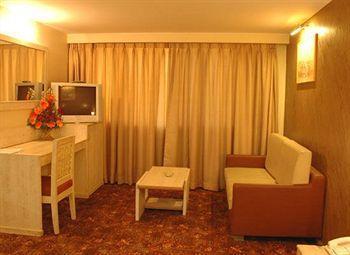 Hotel Infiniti And Indore